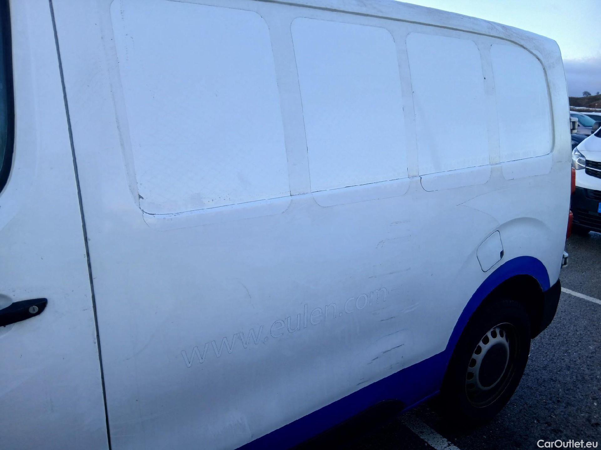  Citroen  Jumpy CITROEN  / 2016 / 4P / furgón D Cab Eco Talla XL BlueHDi 120 Control #17