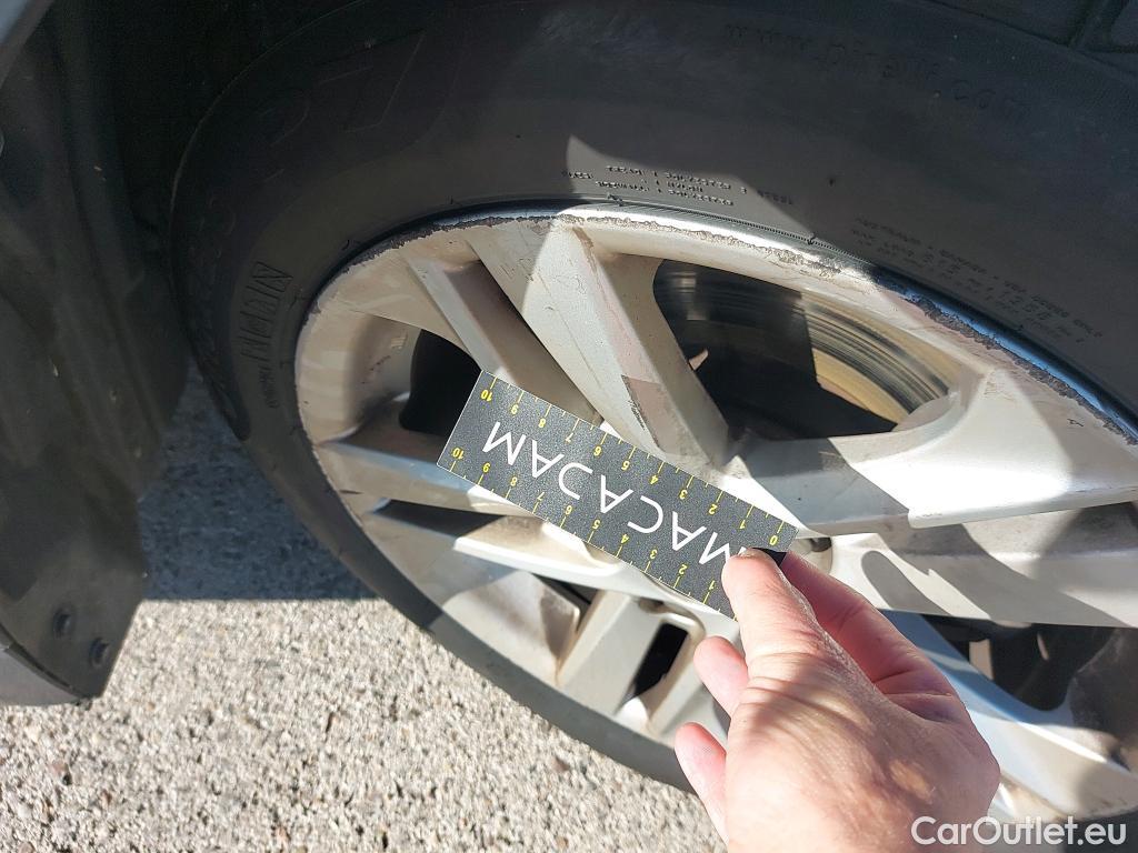  Toyota  Corolla TOYOTA  / 2019 / 5P / familiar 1.8 125H ACTIVE TECH E-CVT TOU SPORT #26