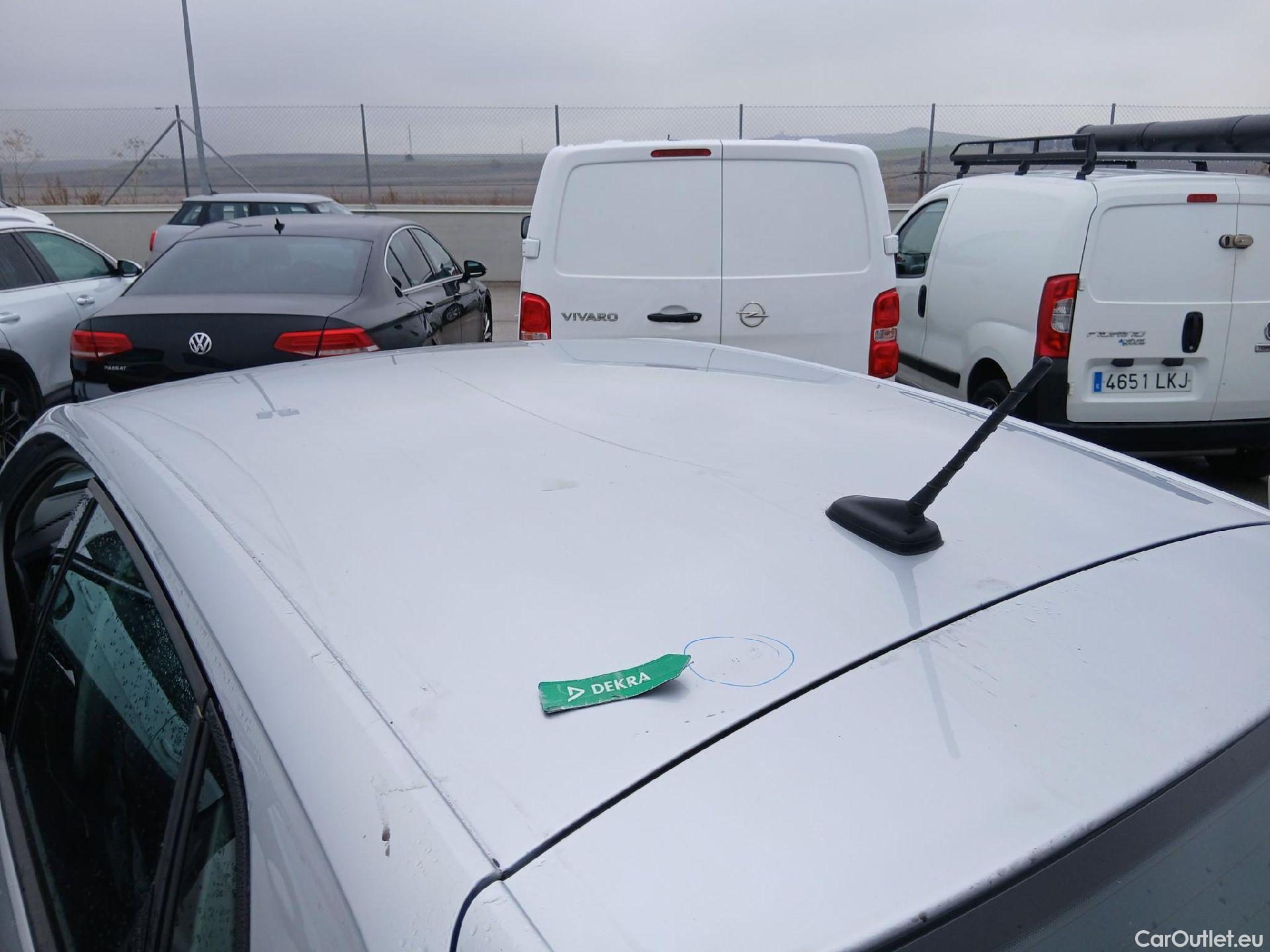  Volkswagen  Polo VOLKSWAGEN  / 2021 / 5P / berlina con portón Life 1.0 TSI 70kW (95CV) #13