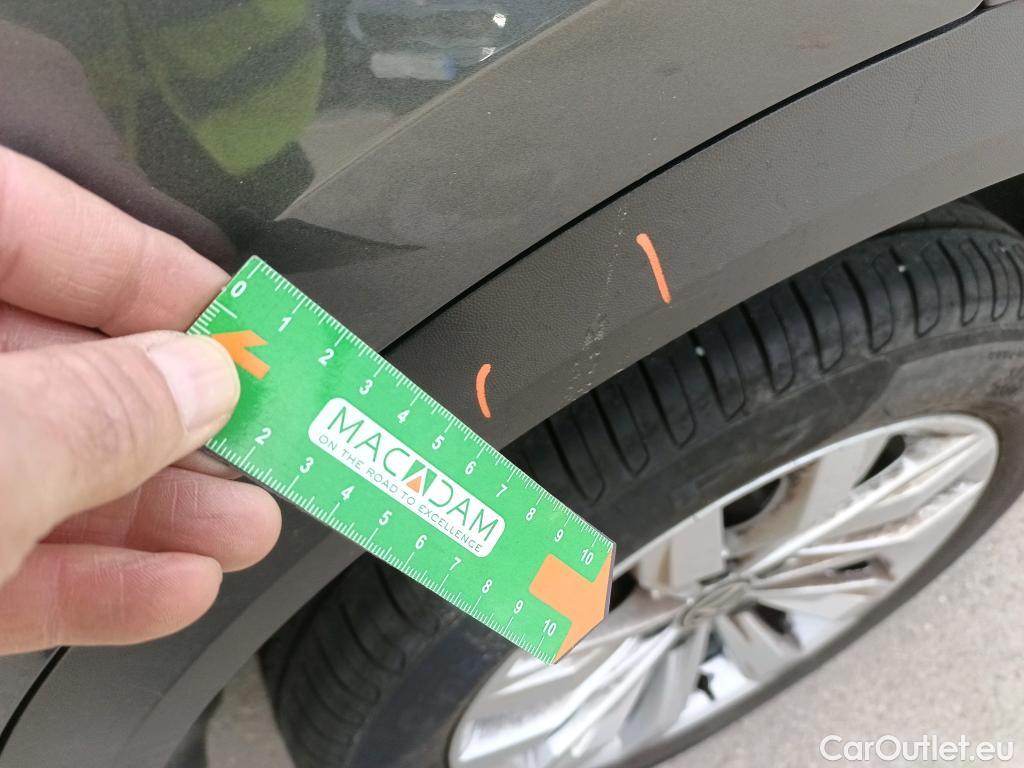  Volkswagen  T-ROC VOLKSWAGEN  / 2017 / 5P / todoterreno Advance 2.0 TDI 110kW (150CV) DSG #6