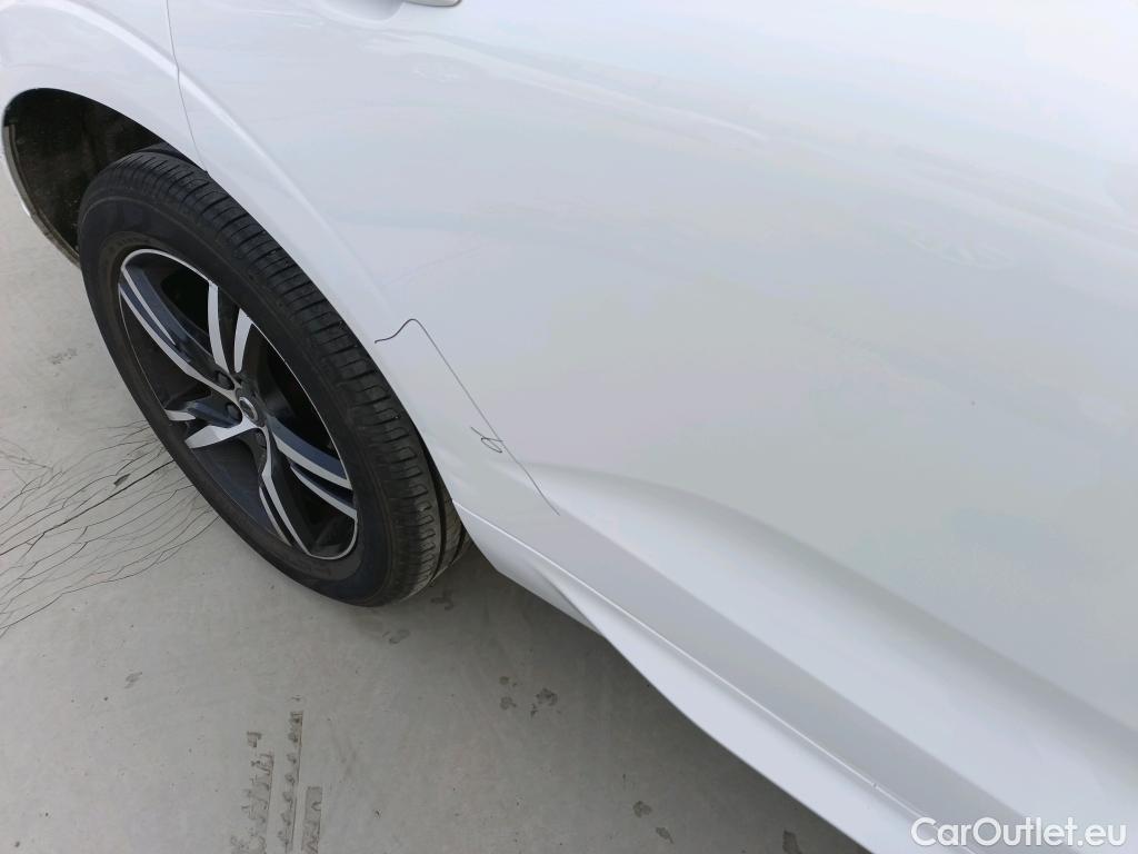  Volvo  XC60 VOLVO  / 2017 / 5P / todoterreno 2.0 B5 D AWD R-Design Auto #1