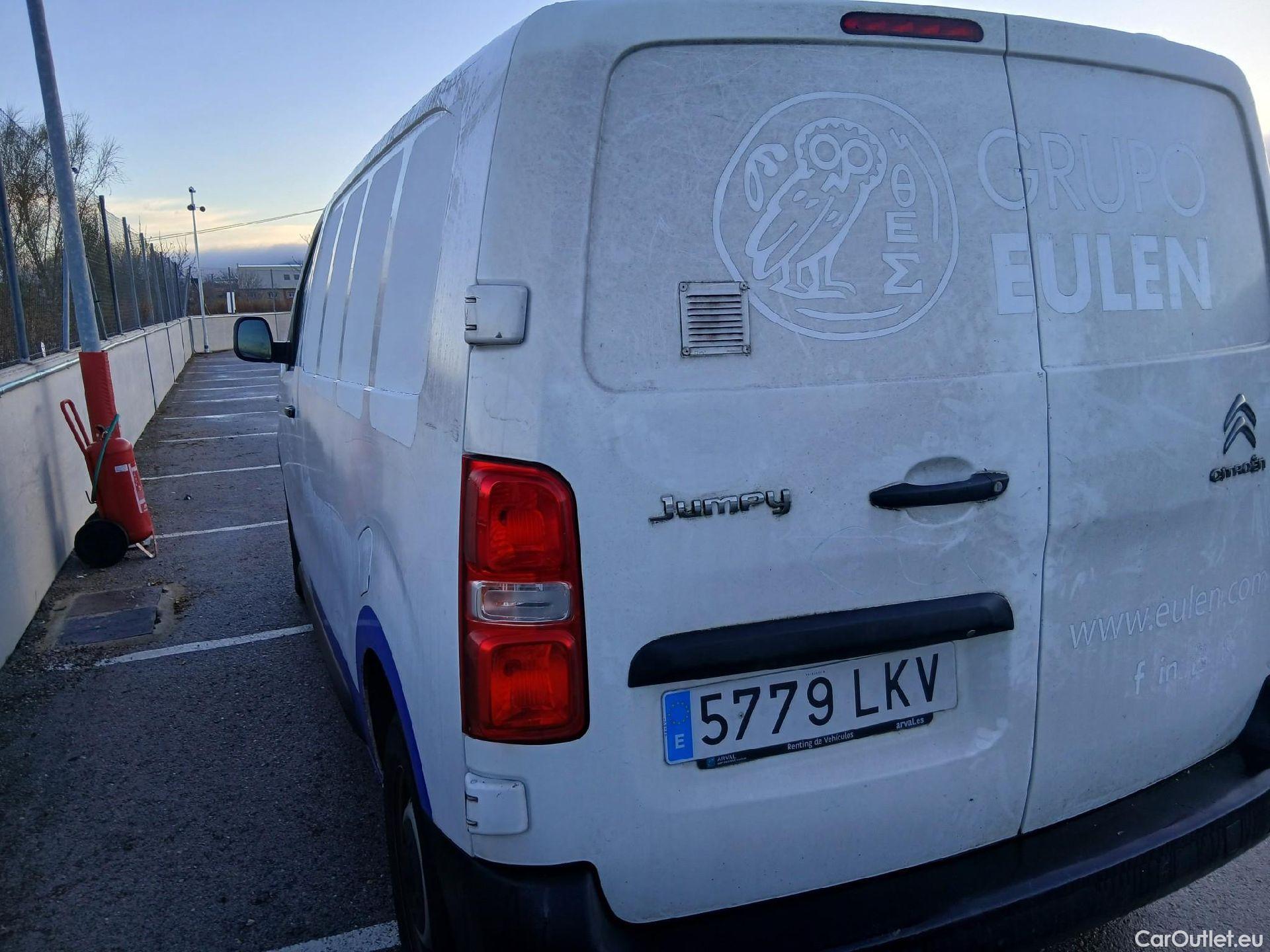  Citroen  Jumpy CITROEN  / 2016 / 4P / furgón D Cab Eco Talla XL BlueHDi 120 Control #23