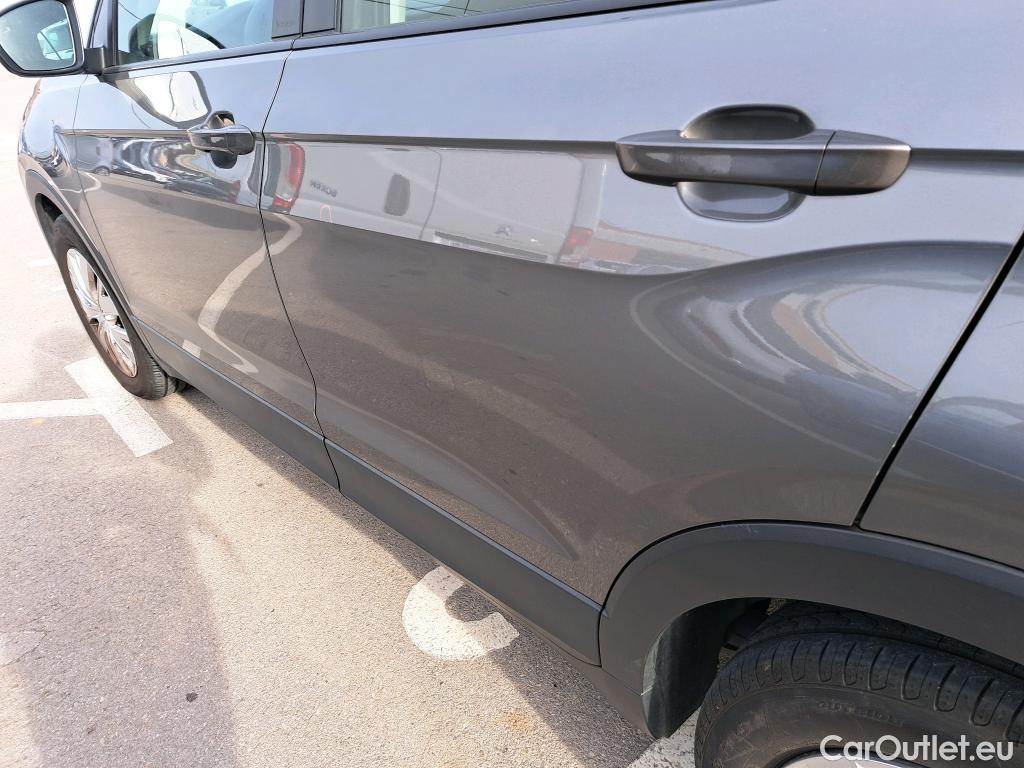  Volkswagen  T-CROSS VOLKSWAGEN  / 2018 / 5P / todoterreno Edition 1.0 TSI 70kW (95CV) #28