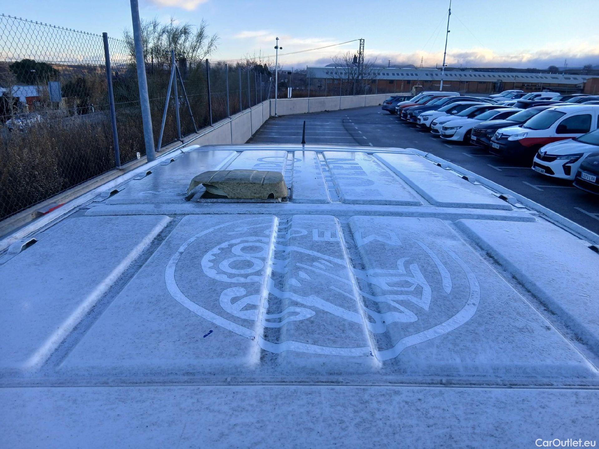  Citroen  Jumpy CITROEN  / 2016 / 4P / furgón D Cab Eco Talla XL BlueHDi 120 Control #39