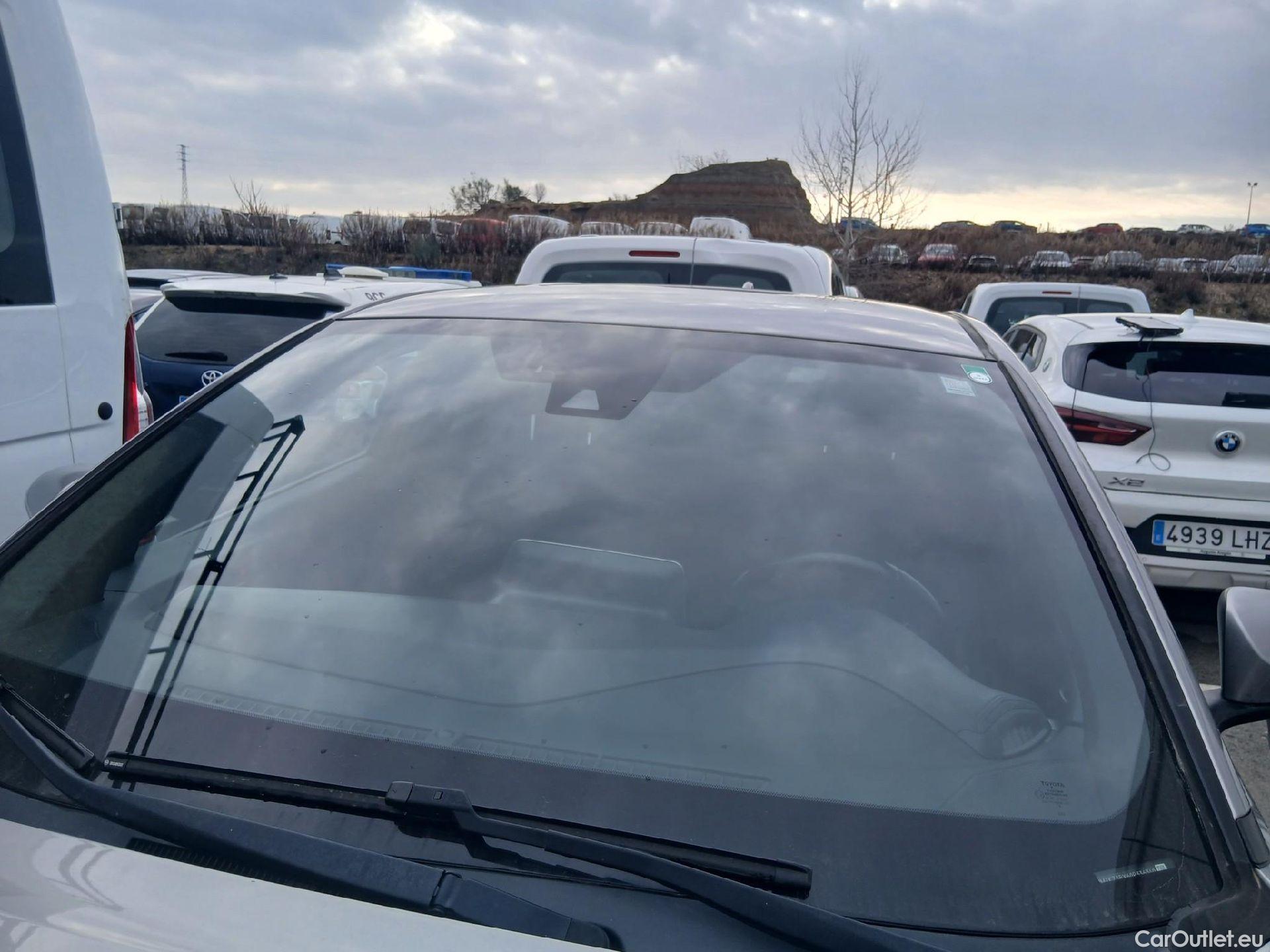  Toyota  C-HR TOYOTA  / 2016 / 5P / todoterreno 1.8 125H Advance (CX) #9