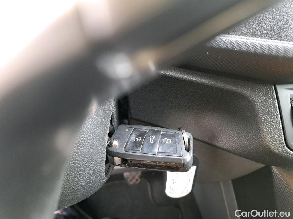  Volkswagen  T-CROSS VOLKSWAGEN  / 2018 / 5P / todoterreno Edition 1.0 TSI 70kW (95CV) #1