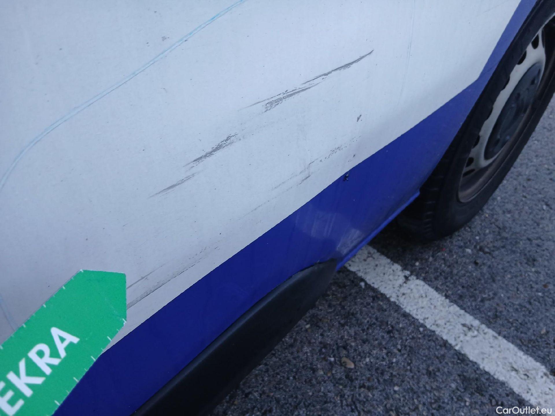  Citroen  Jumpy CITROEN  / 2016 / 4P / furgón D Cab Eco Talla XL BlueHDi 120 Control #18