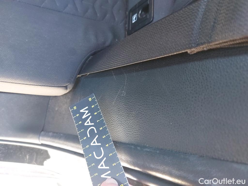  Toyota  Corolla TOYOTA  / 2019 / 5P / familiar 1.8 125H ACTIVE TECH E-CVT TOU SPORT #32