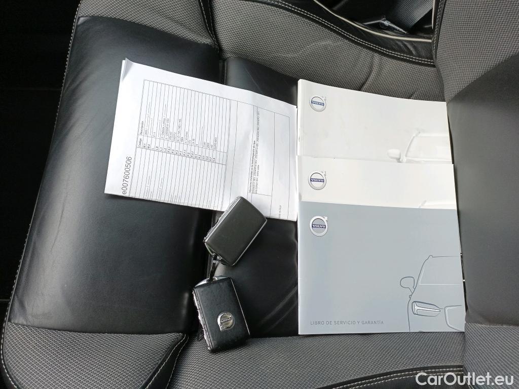  Volvo  XC60 VOLVO  / 2017 / 5P / todoterreno 2.0 B5 D AWD R-Design Auto #9