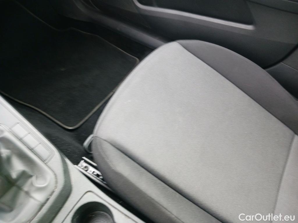  Seat  Ibiza SEAT  / 2017 / 5P / berlina con portón 1.0 MPI 59kW (80CV) Reference Plus(SP) #9