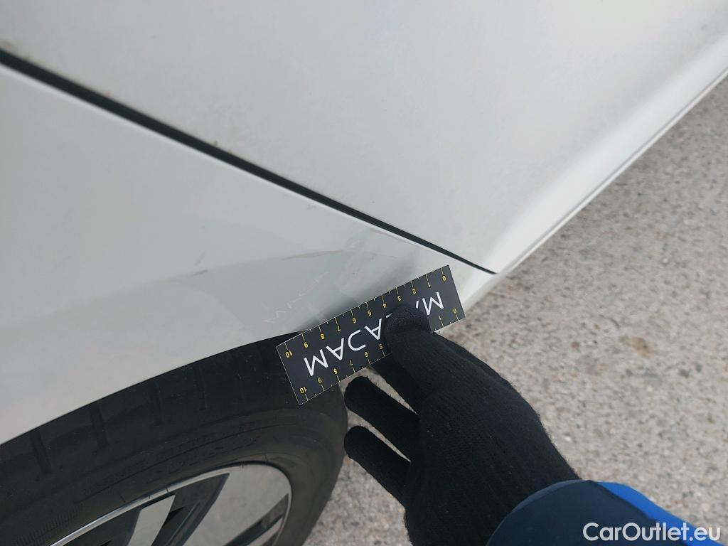  Volkswagen  Golf  VOLKSWAGEN / 2016 / 5P / berlina con portón e-ePower 110 kW (136CV) #2