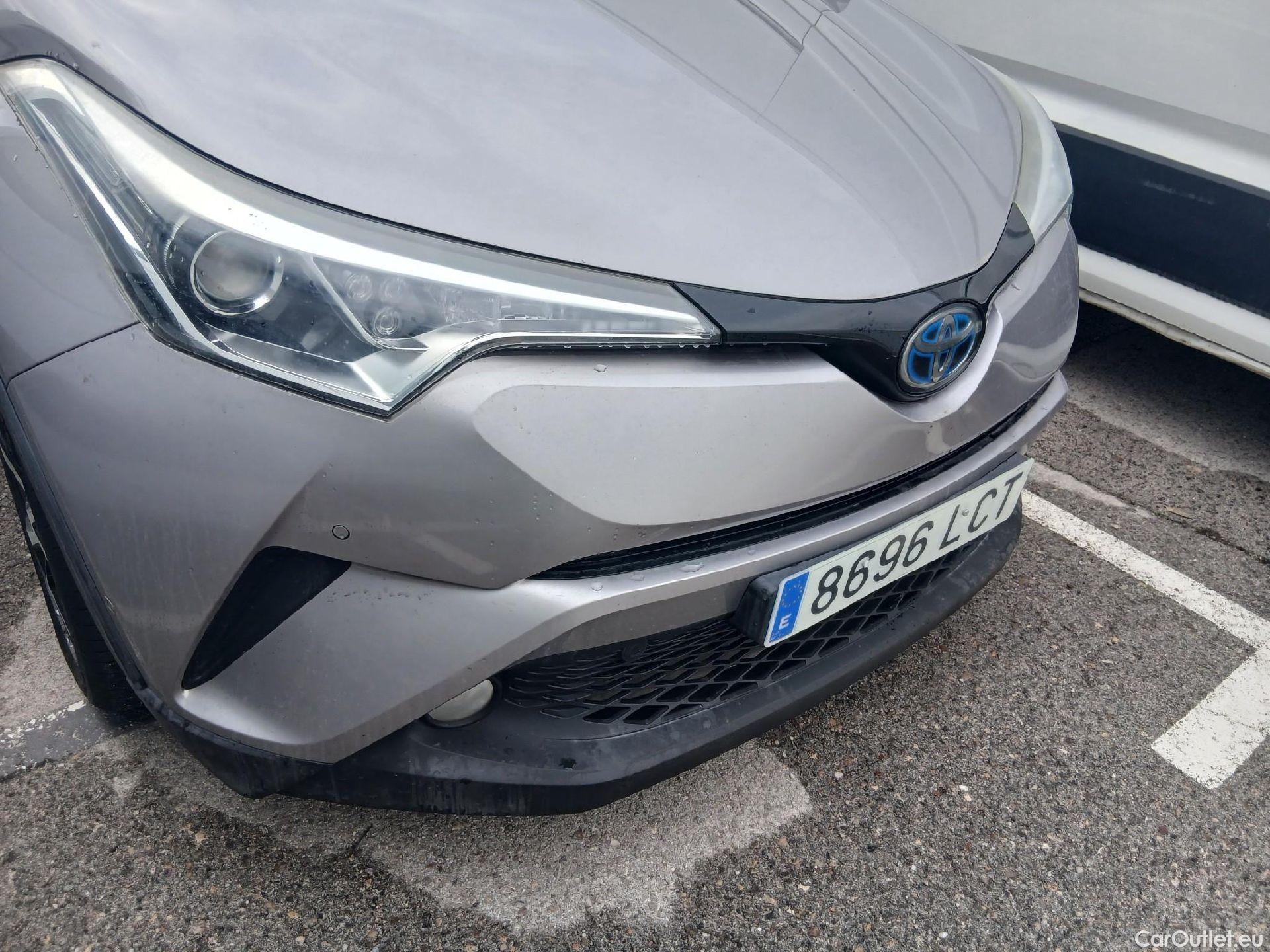  Toyota  C-HR TOYOTA  / 2016 / 5P / todoterreno 1.8 125H Advance (CX) #3