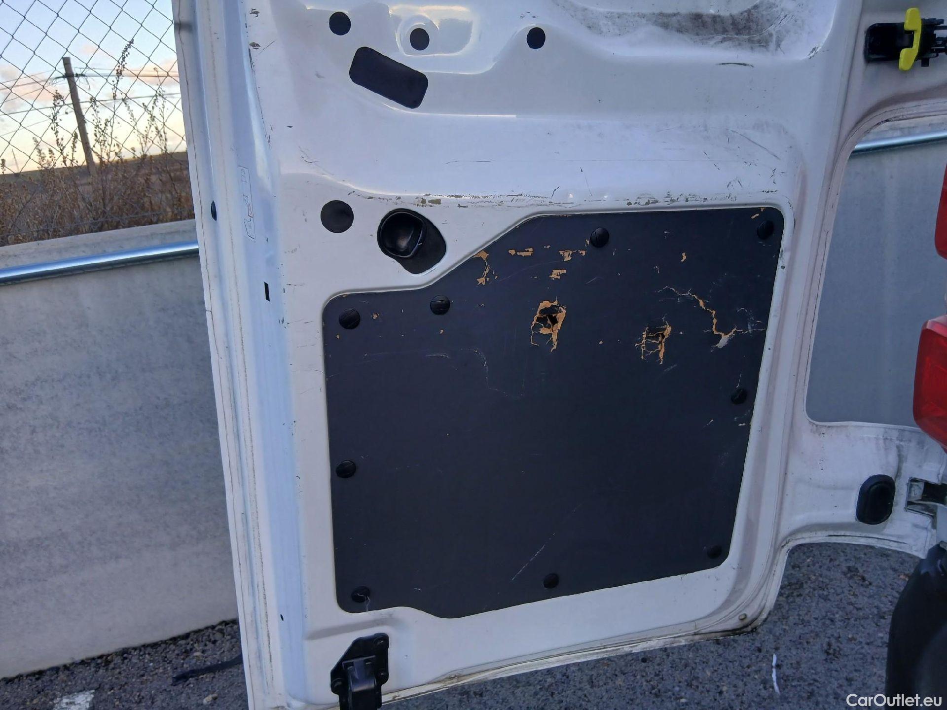  Citroen  Jumpy CITROEN  / 2016 / 4P / furgón D Cab Eco Talla XL BlueHDi 120 Control #26