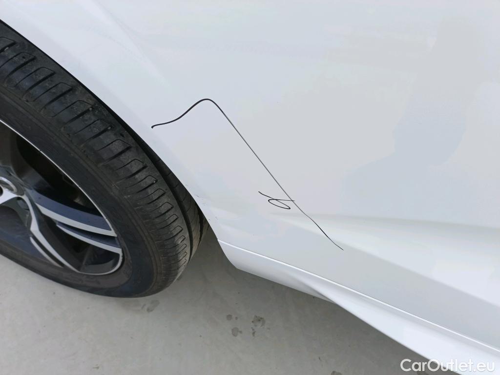  Volvo  XC60 VOLVO  / 2017 / 5P / todoterreno 2.0 B5 D AWD R-Design Auto #2