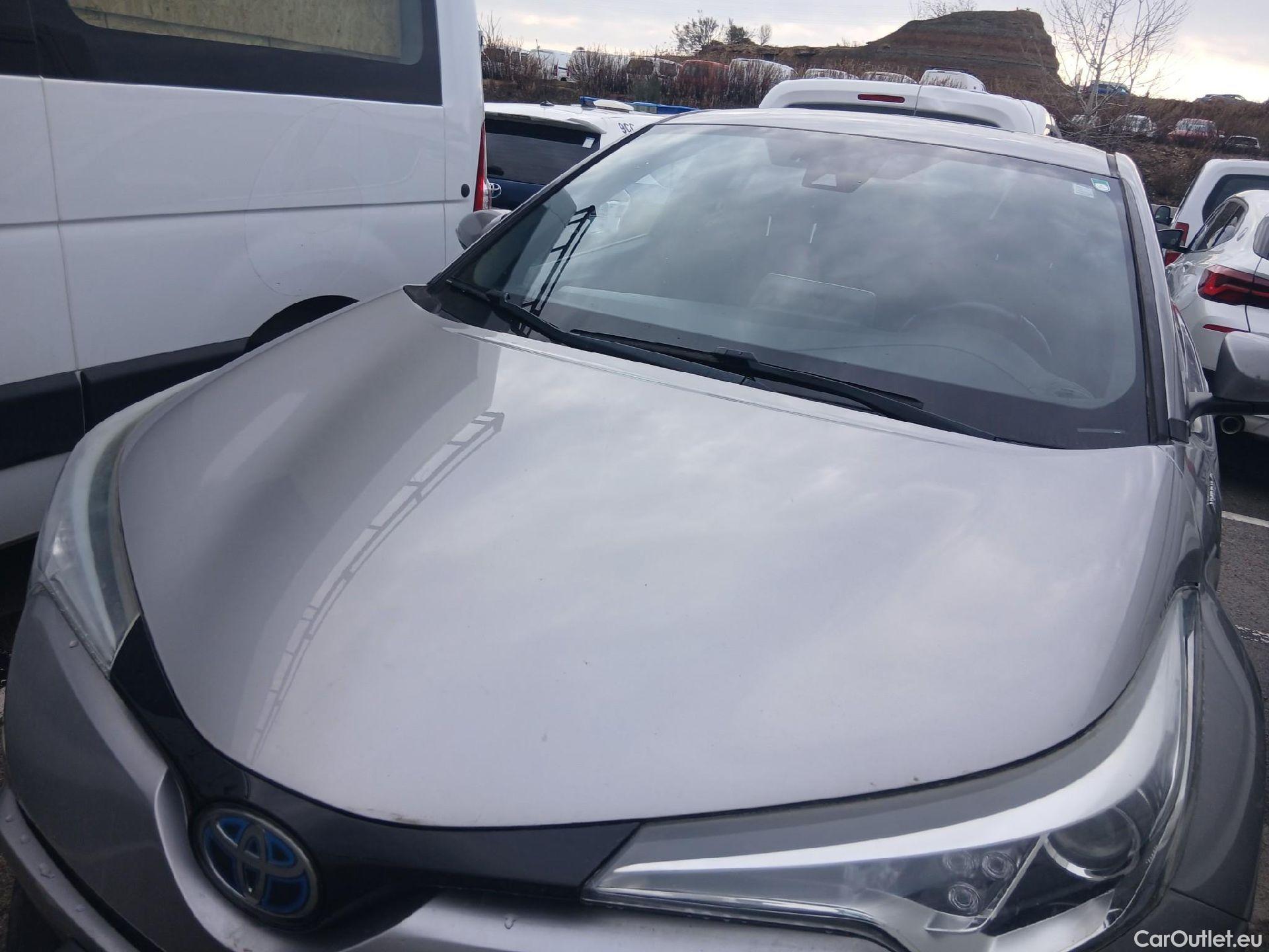  Toyota  C-HR TOYOTA  / 2016 / 5P / todoterreno 1.8 125H Advance (CX) #4