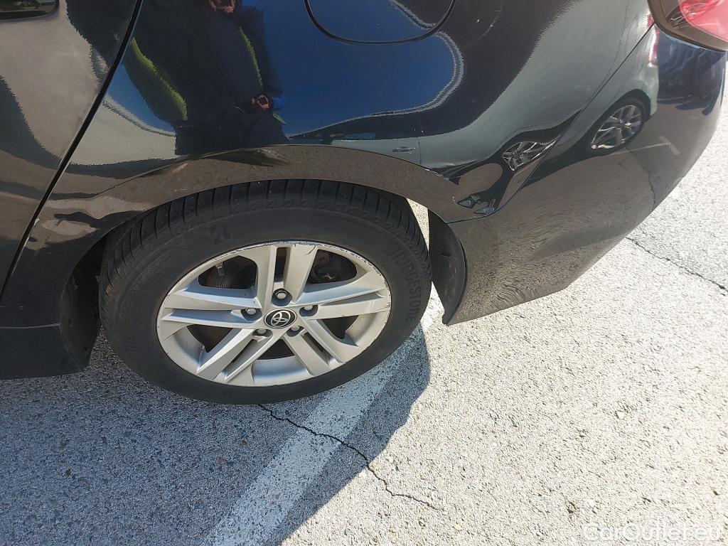  Toyota  Corolla TOYOTA  / 2019 / 5P / familiar 1.8 125H ACTIVE TECH E-CVT TOU SPORT #19