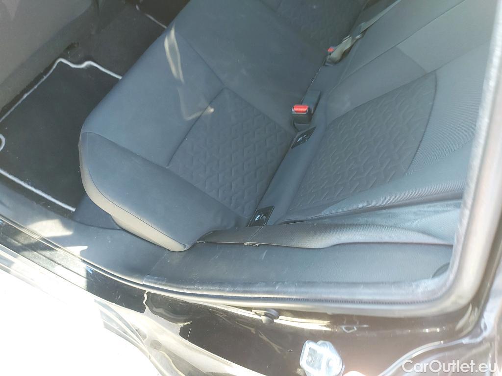  Toyota  Corolla TOYOTA  / 2019 / 5P / familiar 1.8 125H ACTIVE TECH E-CVT TOU SPORT #31