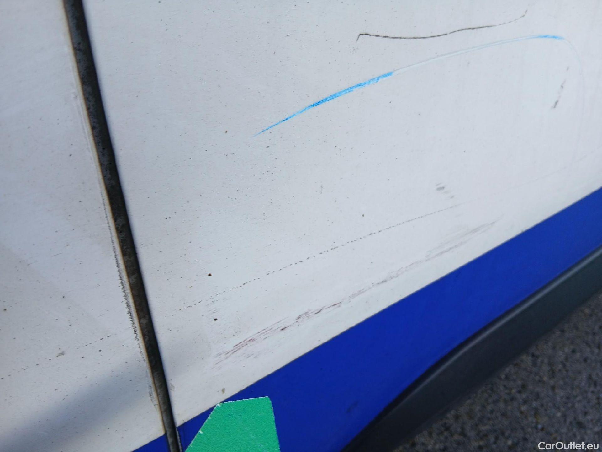  Citroen  Jumpy CITROEN  / 2016 / 4P / furgón D Cab Eco Talla XL BlueHDi 120 Control #42