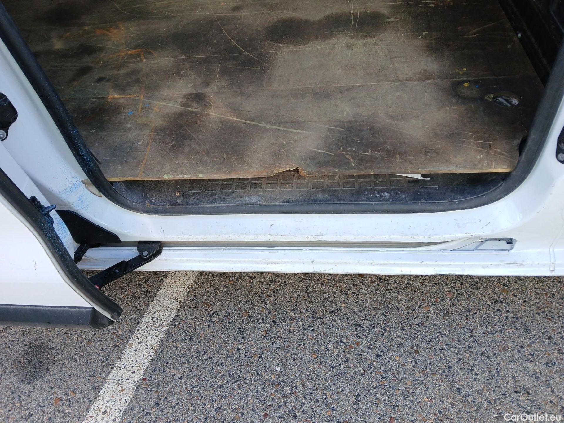  Opel  Vivaro OPEL  / 2019 / 4P / furgón 1.5 Diésel 74kW (100CV) M Std Express #9