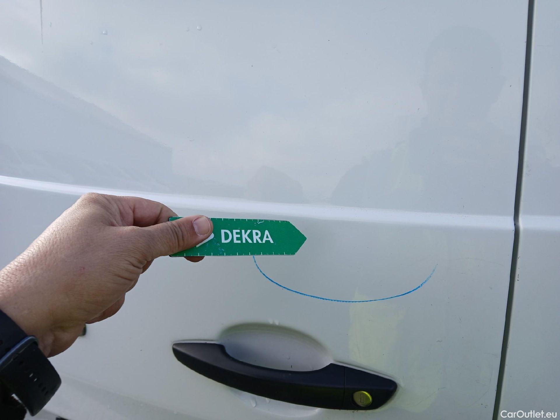  Opel  Vivaro OPEL  / 2019 / 4P / furgón 1.5 Diésel 74kW (100CV) M Std Express #42