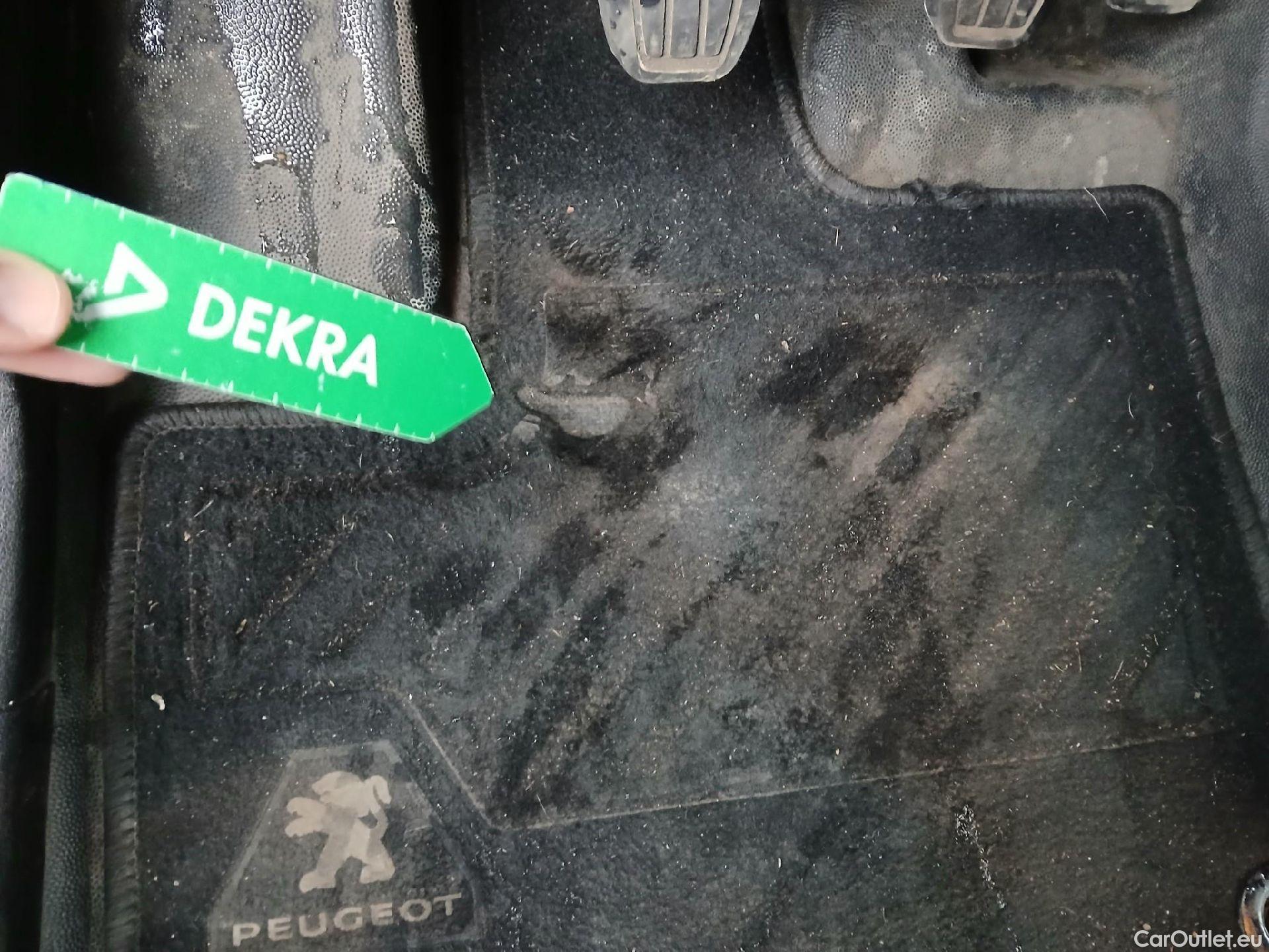  Peugeot  Partner PEUGEOT  / 2018 / 3P / furgón derivado de turismo Pro Standard 1000kg BlueHDi 73kW #2