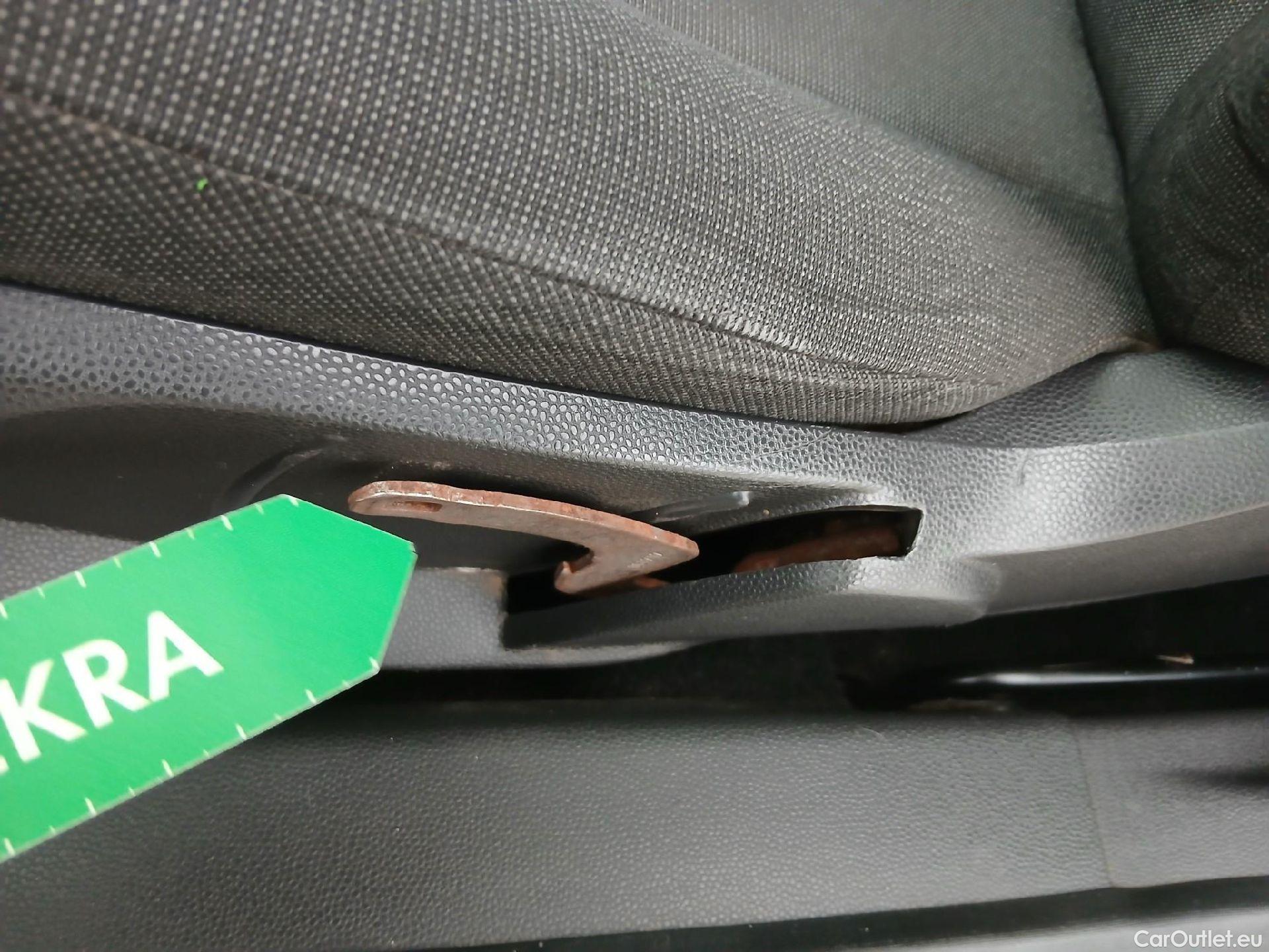  Ford  Fiesta FORD  Van / 2012 / 3P / berlina comercial 1.5 TDCi 55kW (75CV) #37