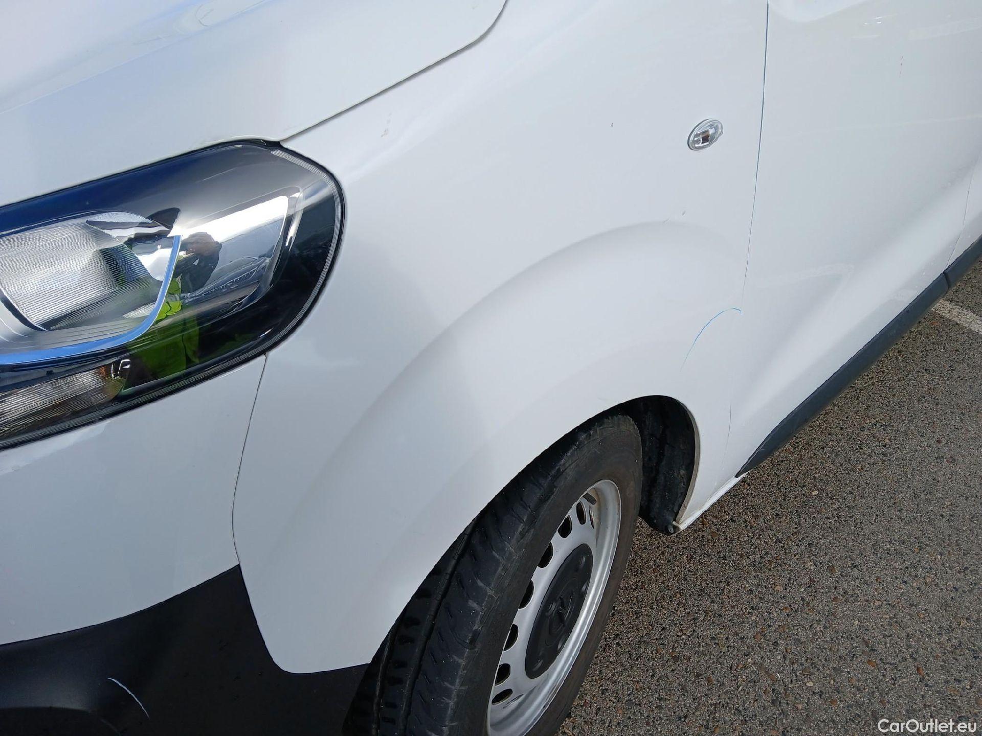  Opel  Vivaro OPEL  / 2019 / 4P / furgón 1.5 Diésel 74kW (100CV) M Std Express #38