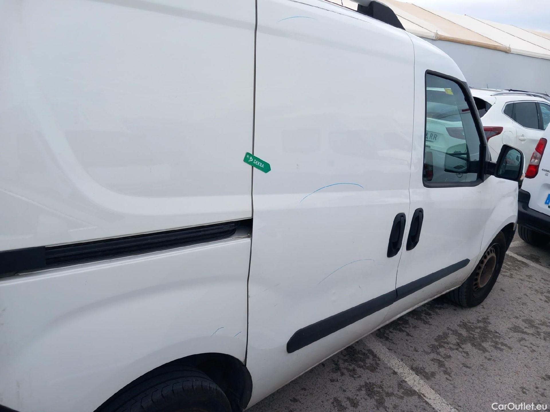  Fiat  Doblo FIAT Doblò Cargo/2015/3P/furgón derivado de turismo Cargo Base 1.6 Mjet 66kW (90CV) #21