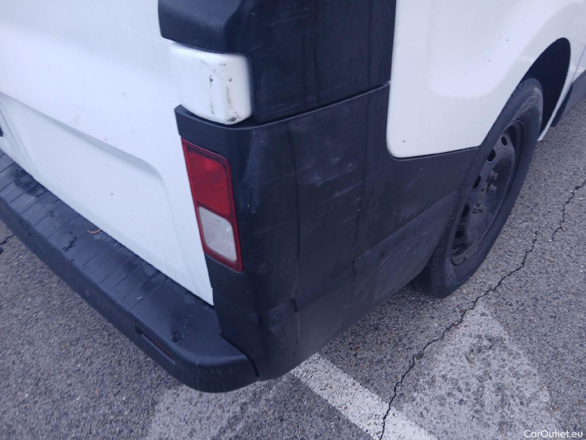  Nissan  NV300 NISSAN  / 2021 / 4P / combi Mixta 6 2.0dCi 81kW L1H1 1T Optima N1 #33