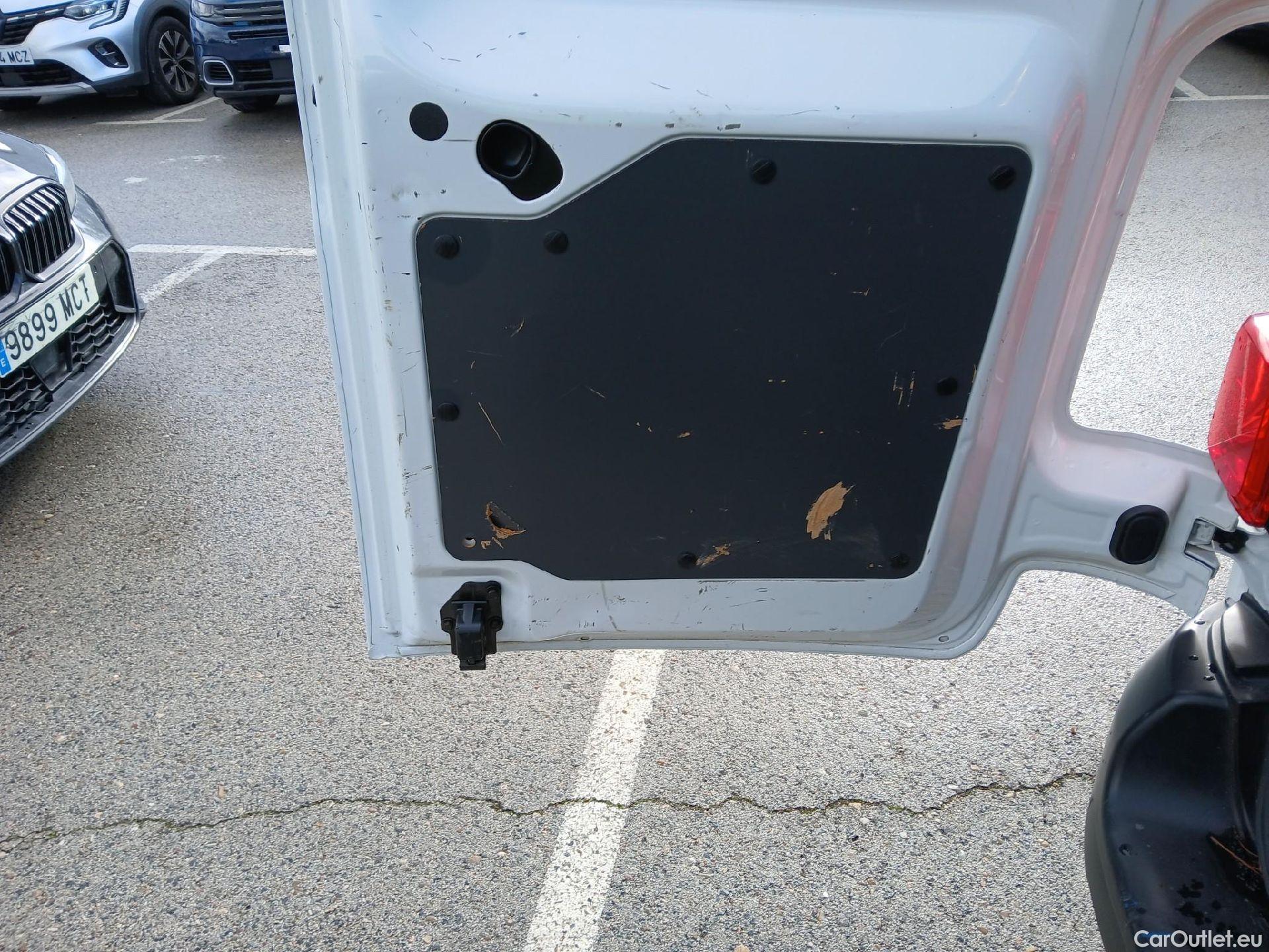  Opel  Vivaro OPEL  / 2019 / 4P / furgón 1.5 Diésel 74kW (100CV) M Std Express #16