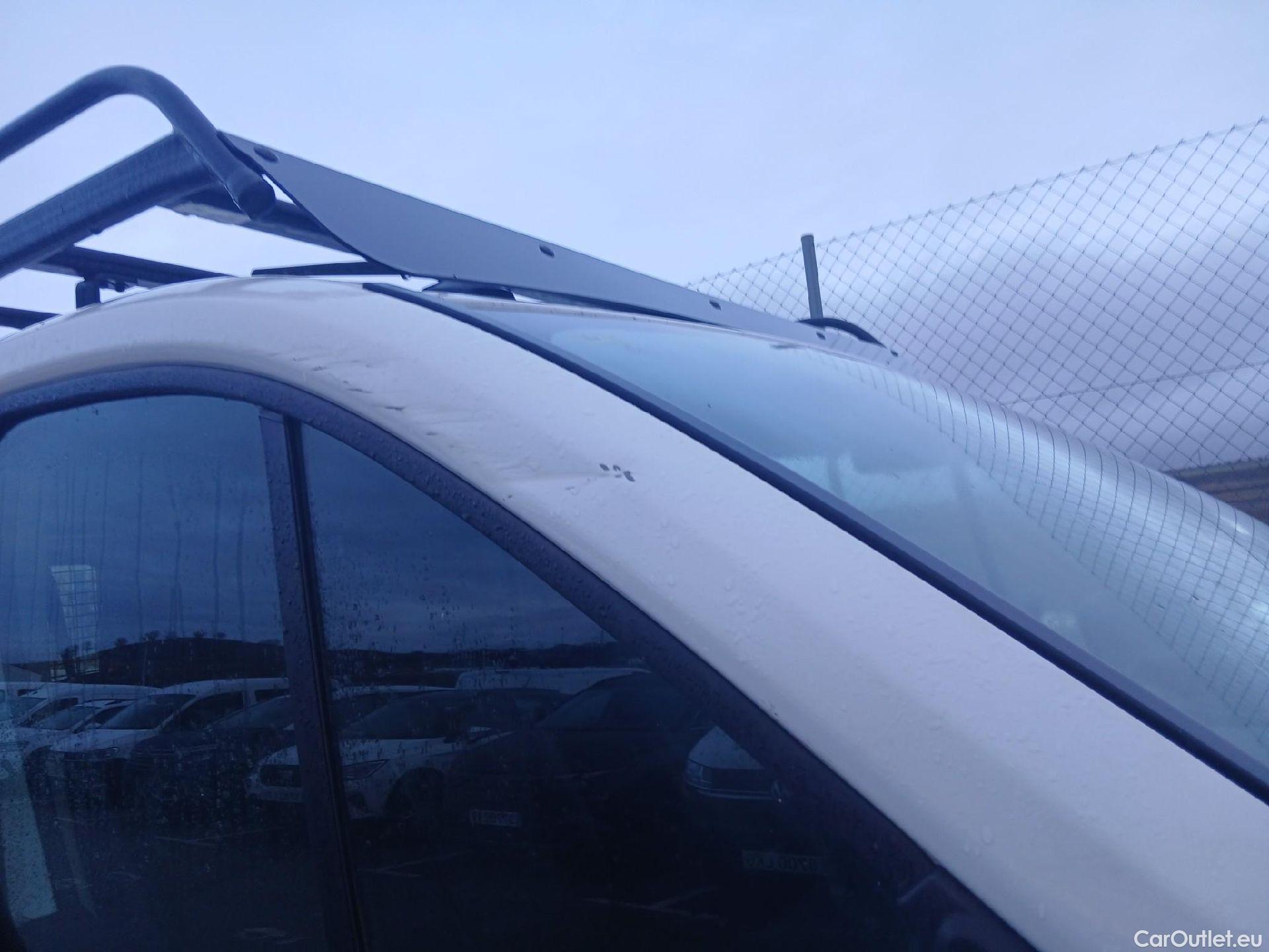  Nissan  NV300 NISSAN  / 2021 / 4P / combi Mixta 6 2.0dCi 81kW L1H1 1T Optima N1 #46