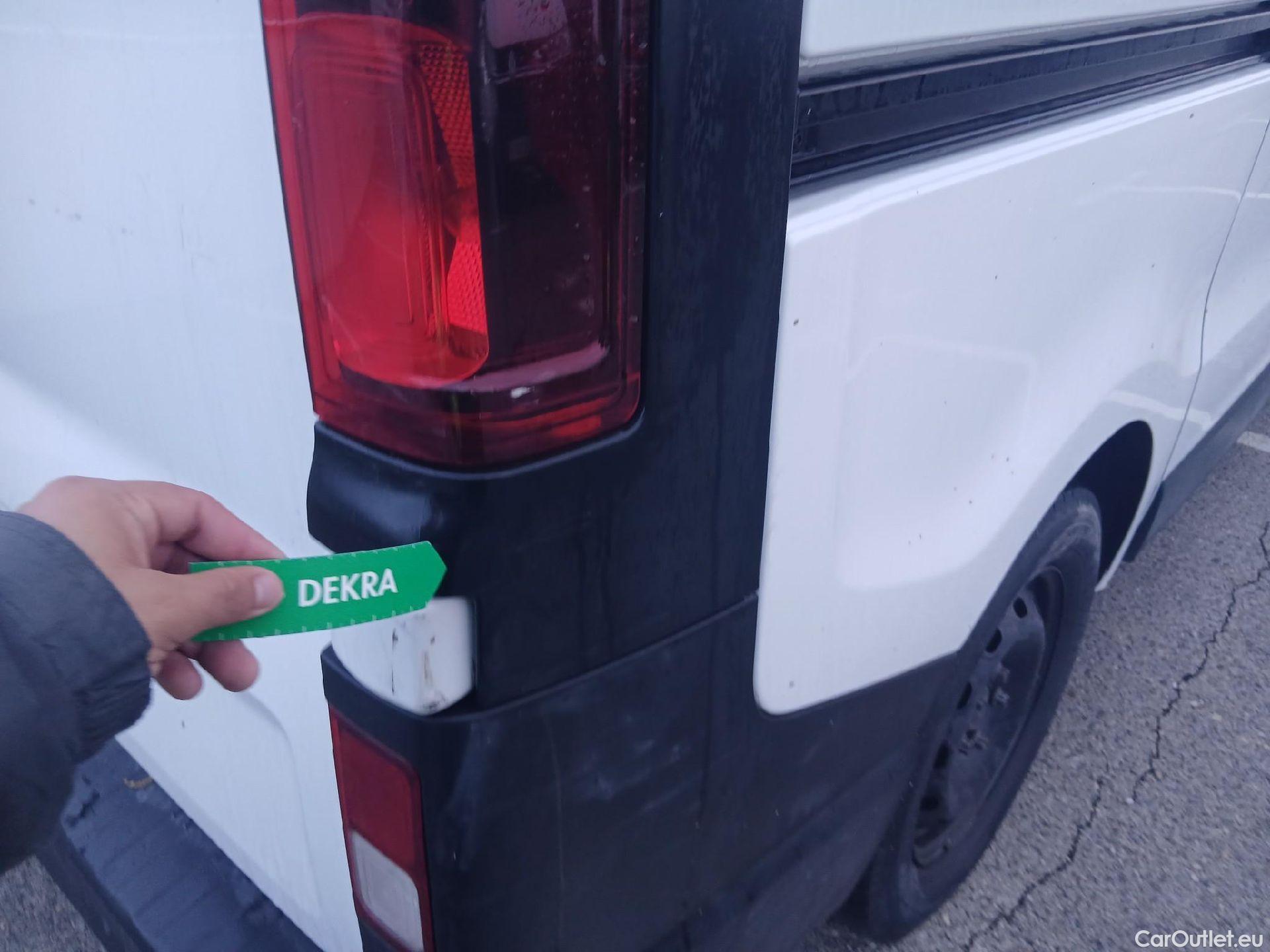  Nissan  NV300 NISSAN  / 2021 / 4P / combi Mixta 6 2.0dCi 81kW L1H1 1T Optima N1 #36