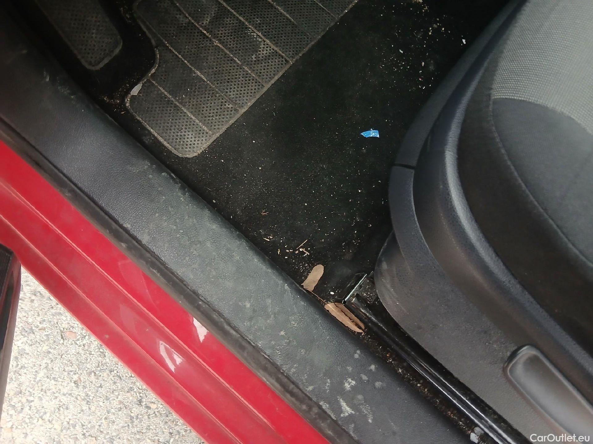  Volkswagen  Caddy VOLKSWAGEN  / 2015 / 4P / combi Business Profesional Kombi 2.0 TDI 75kW #6