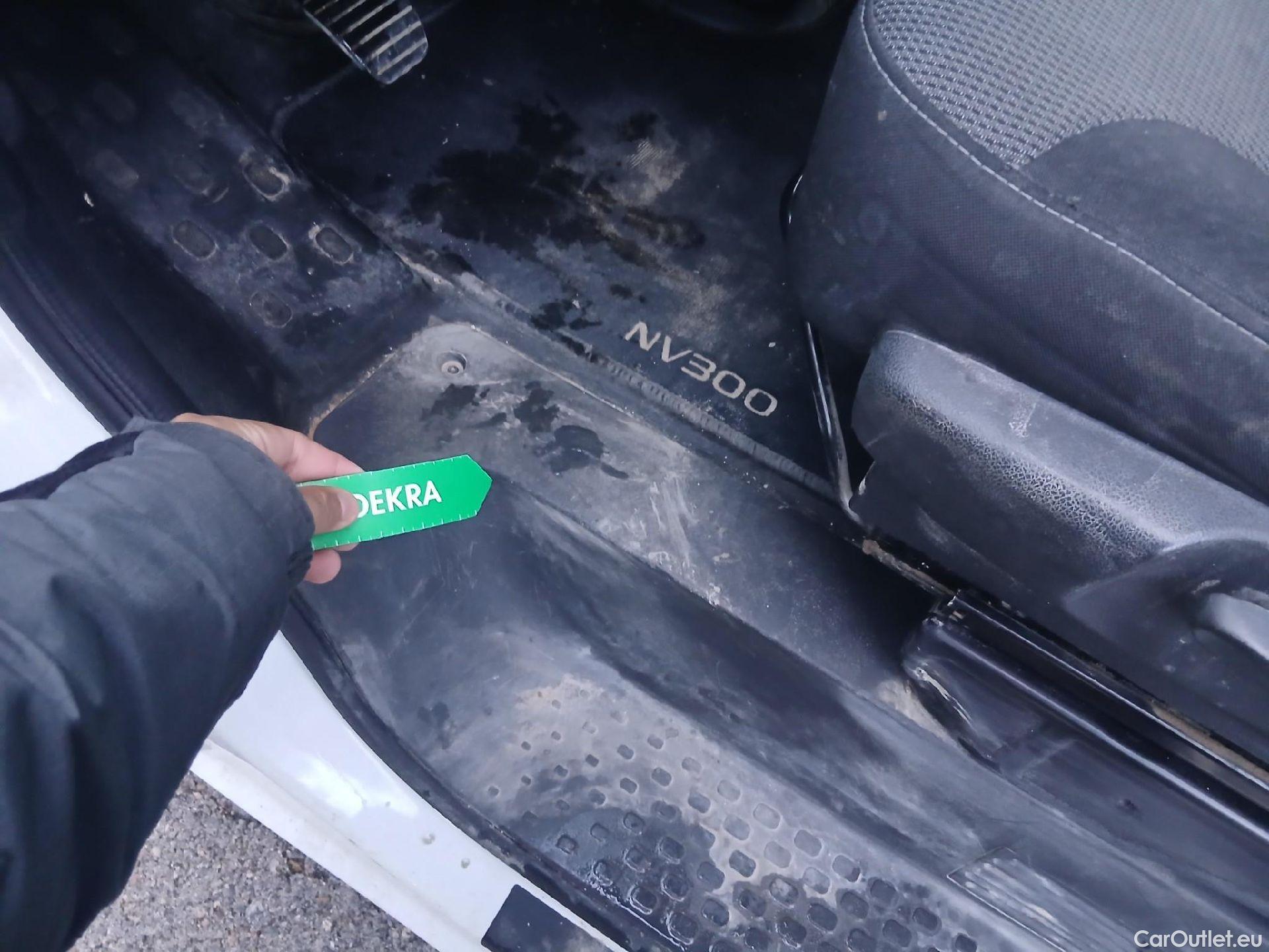  Nissan  NV300 NISSAN  / 2021 / 4P / combi Mixta 6 2.0dCi 81kW L1H1 1T Optima N1 #8