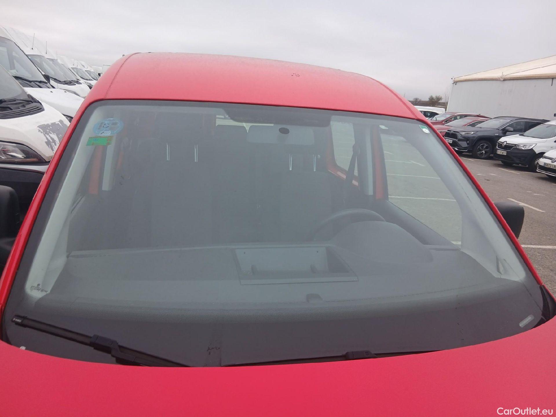  Volkswagen  Caddy VOLKSWAGEN  / 2015 / 4P / combi Business Profesional Kombi 2.0 TDI 75kW #13