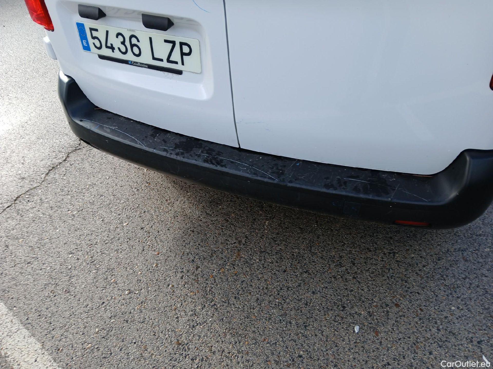  Opel  Vivaro OPEL  / 2019 / 4P / furgón 1.5 Diésel 74kW (100CV) M Std Express #46