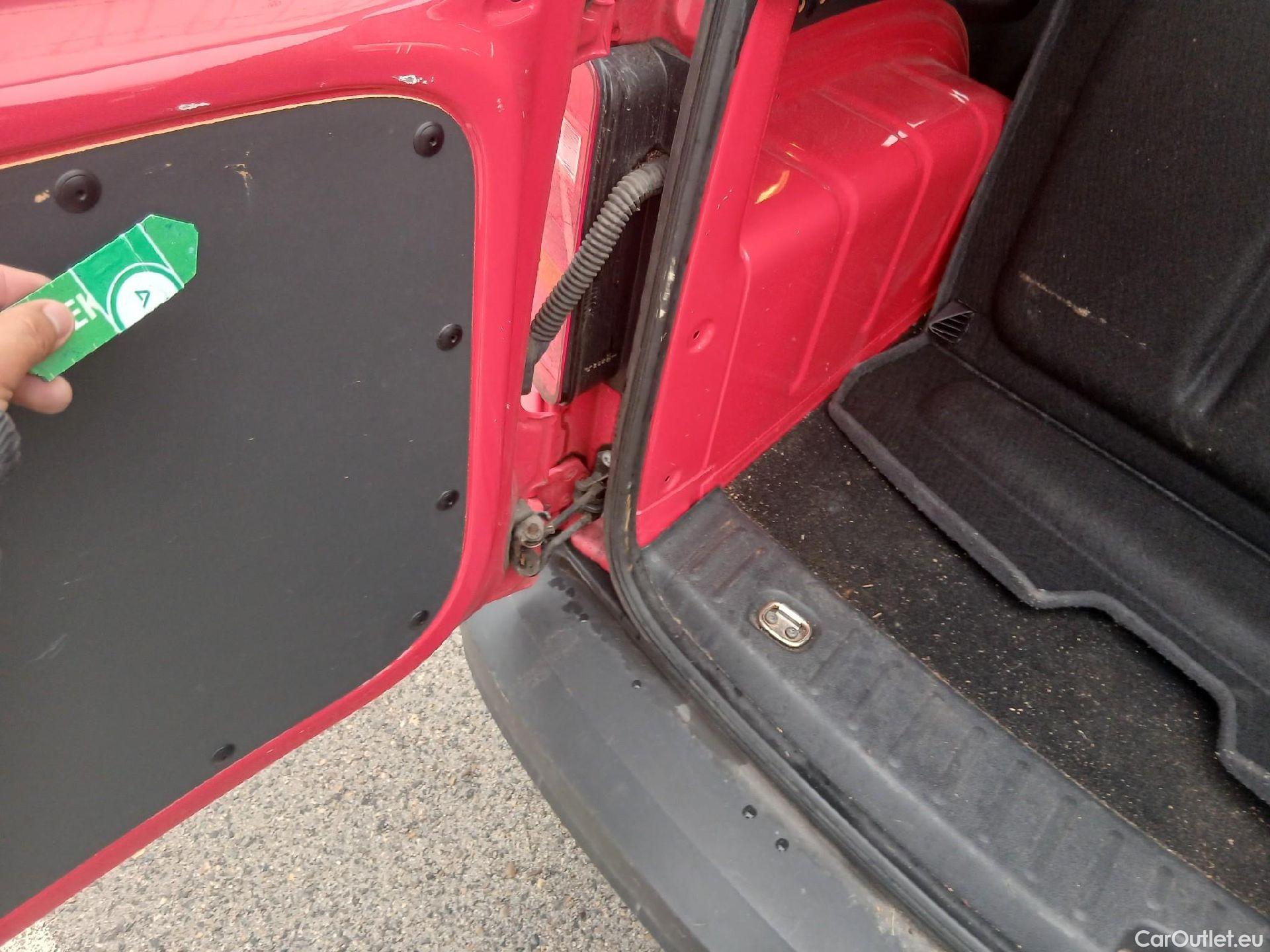  Volkswagen  Caddy VOLKSWAGEN  / 2015 / 4P / combi Business Profesional Kombi 2.0 TDI 75kW #3