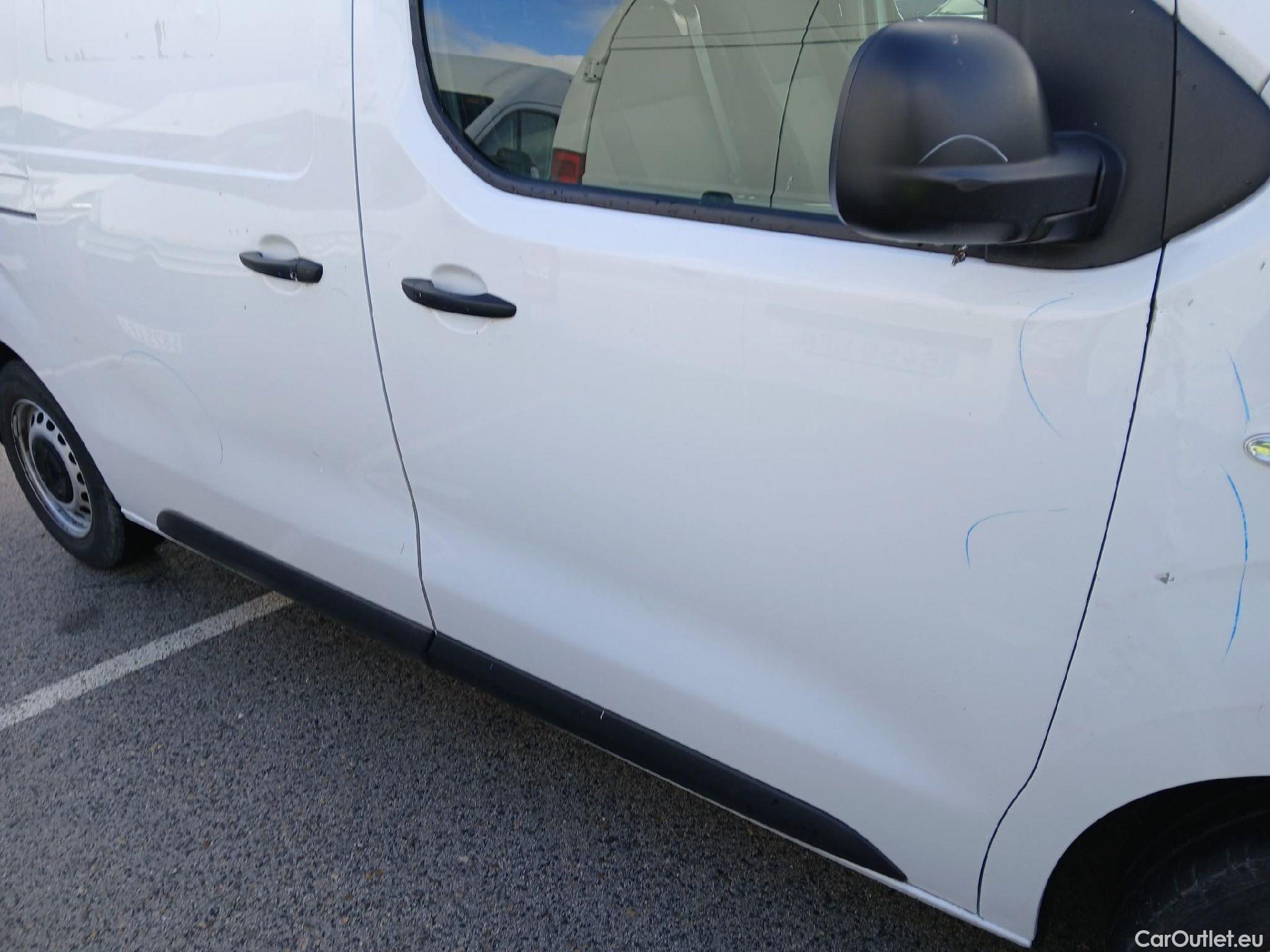  Opel  Vivaro OPEL  / 2019 / 4P / furgón 1.5 Diésel 74kW (100CV) M Std Express #52