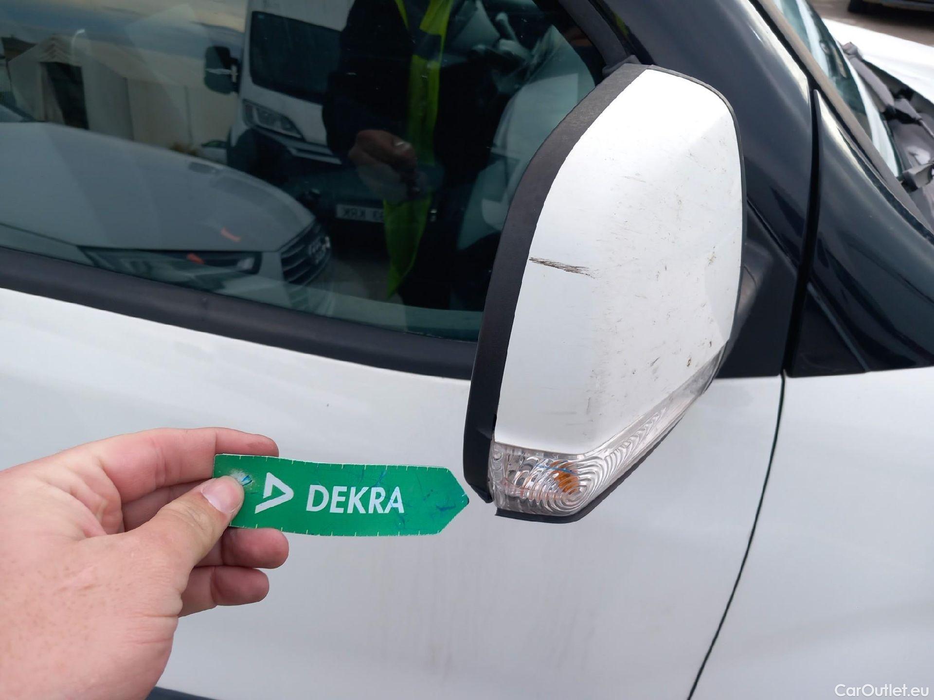  Fiat  Doblo FIAT Doblò Cargo/2015/3P/furgón derivado de turismo Cargo Base 1.6 Mjet 66kW (90CV) #24