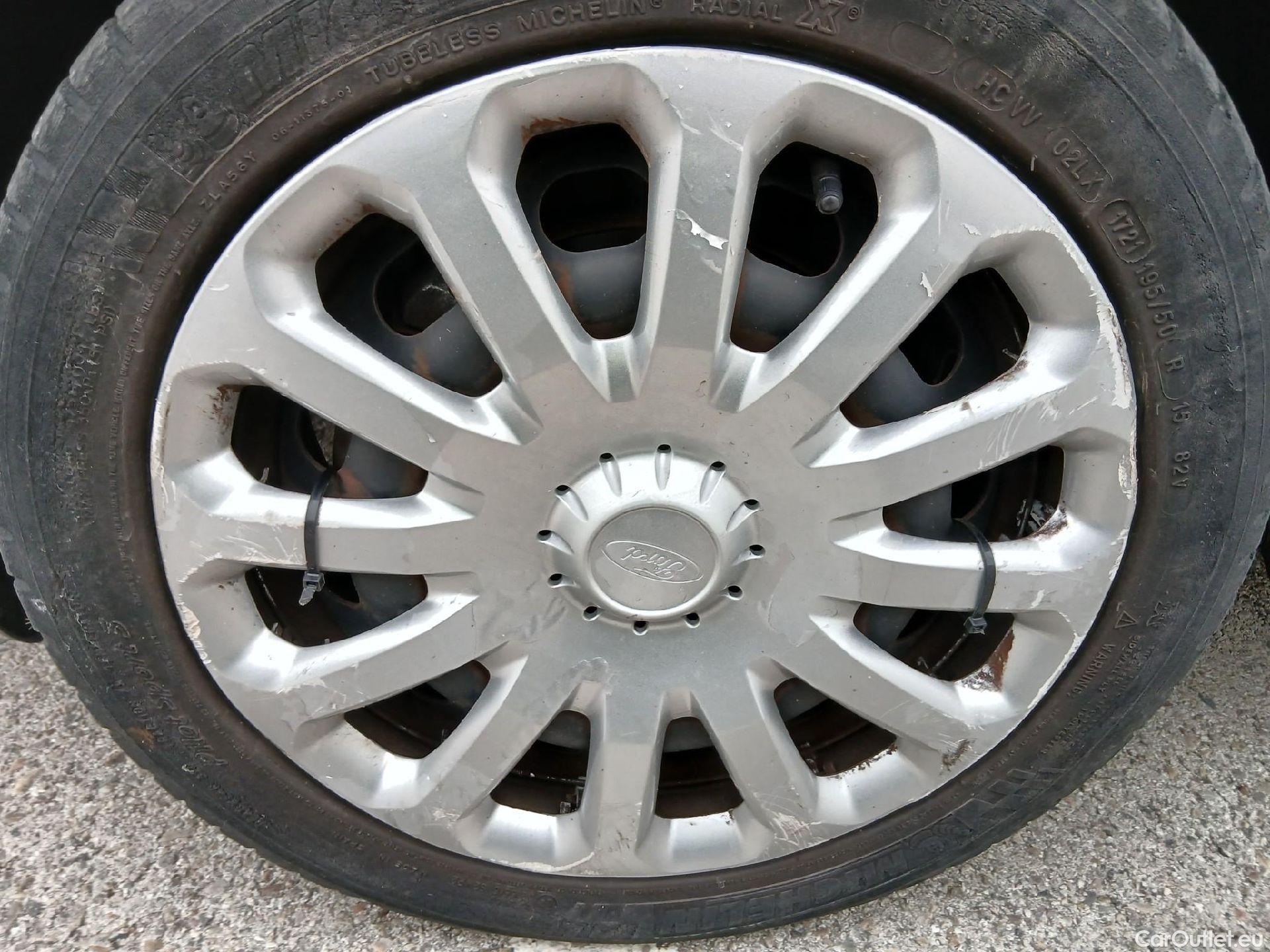  Ford  Fiesta FORD  Van / 2012 / 3P / berlina comercial 1.5 TDCi 55kW (75CV) #6