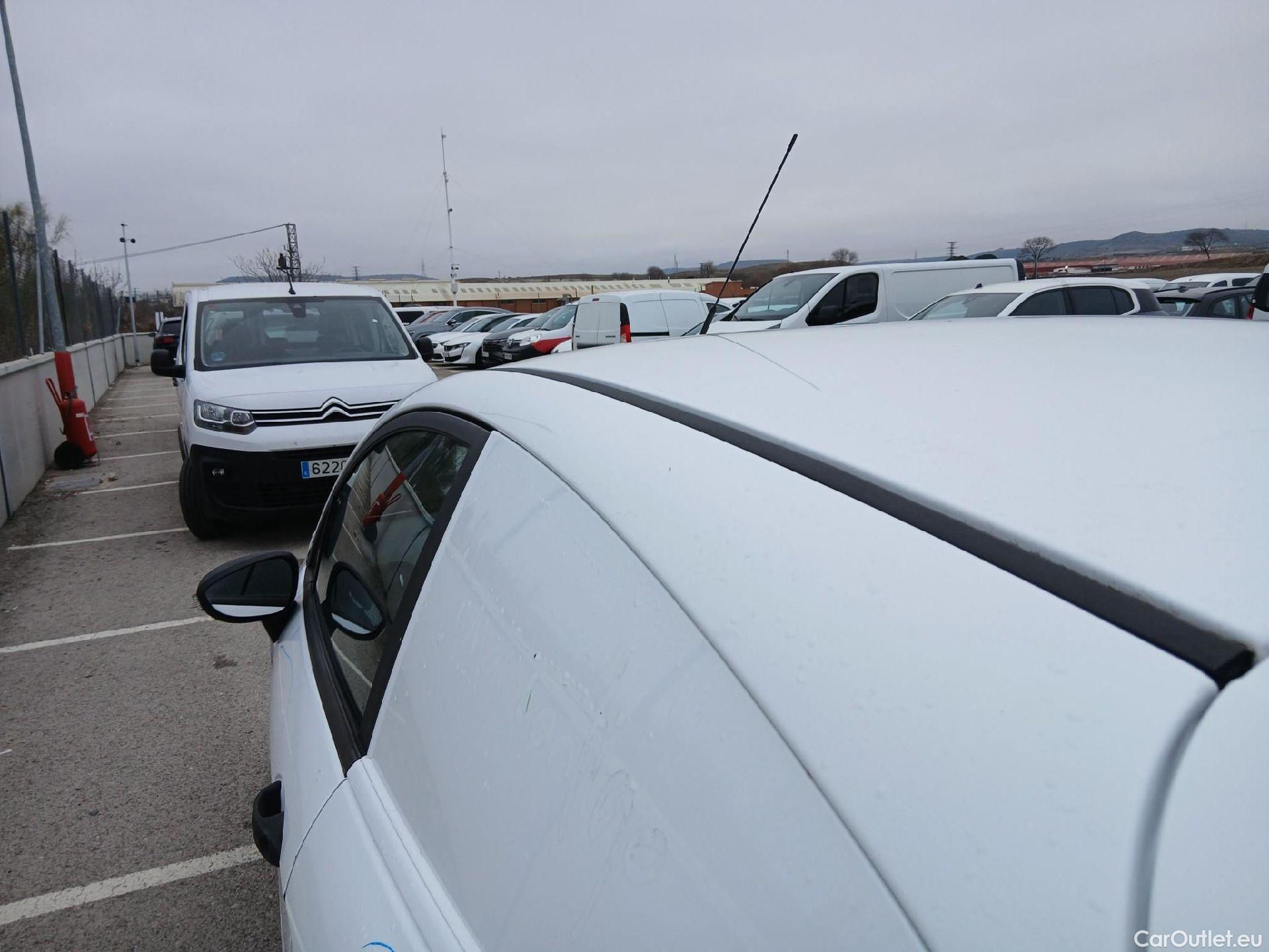  Ford  Fiesta FORD  Van / 2012 / 3P / berlina comercial 1.5 TDCi 55kW (75CV) #42