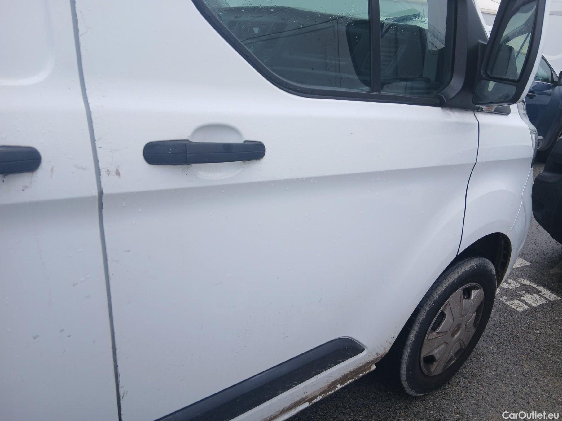  Ford  Transit FORD  Custom / 2012 / 4P / furgón Van 2.0 TDCI 96kW 300 L2 Trend RAMPA DE ACCESO #27