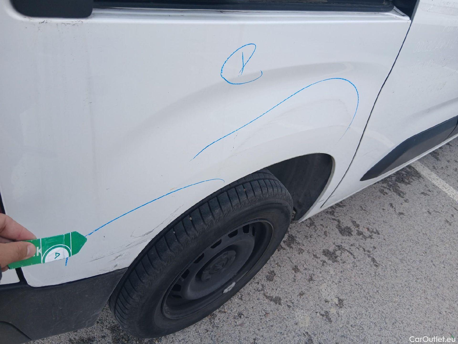  Opel  Combo OPEL  / 2018 / 3P / furgón derivado de turismo 1.5 TD 75kW (100CV) Express L H1 650kg (AC2) #36