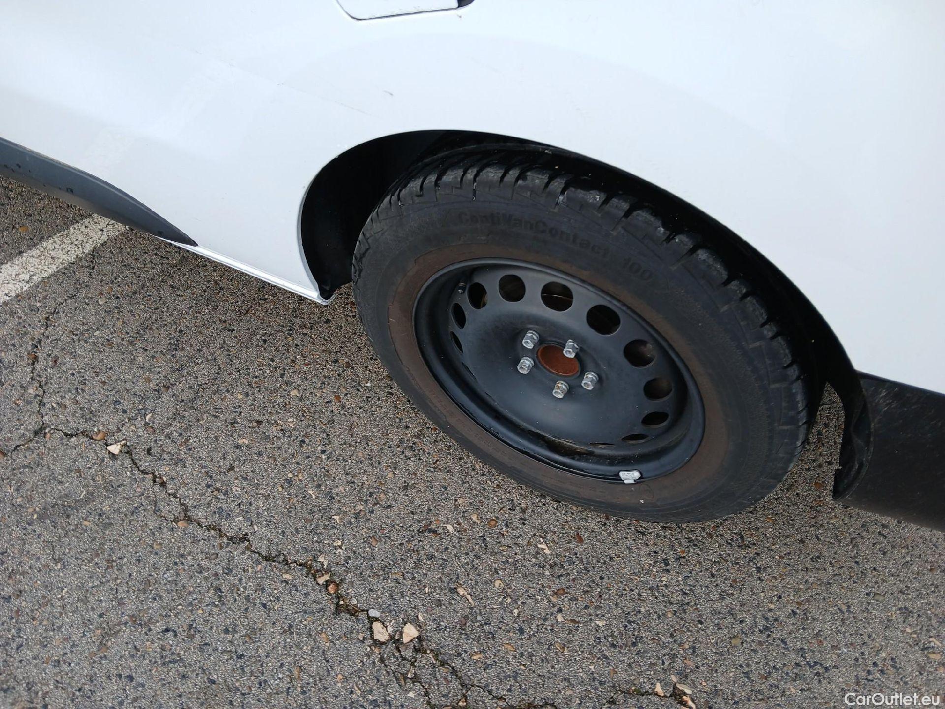  Opel  Vivaro OPEL  / 2019 / 4P / furgón 1.5 Diésel 74kW (100CV) M Std Express #29