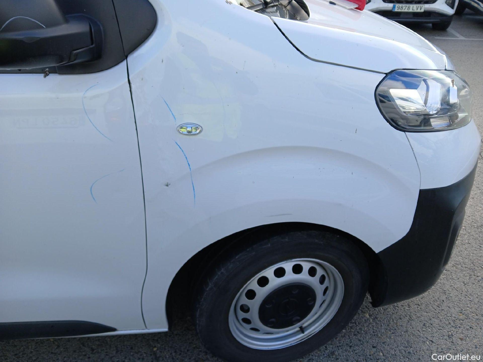  Opel  Vivaro OPEL  / 2019 / 4P / furgón 1.5 Diésel 74kW (100CV) M Std Express #55