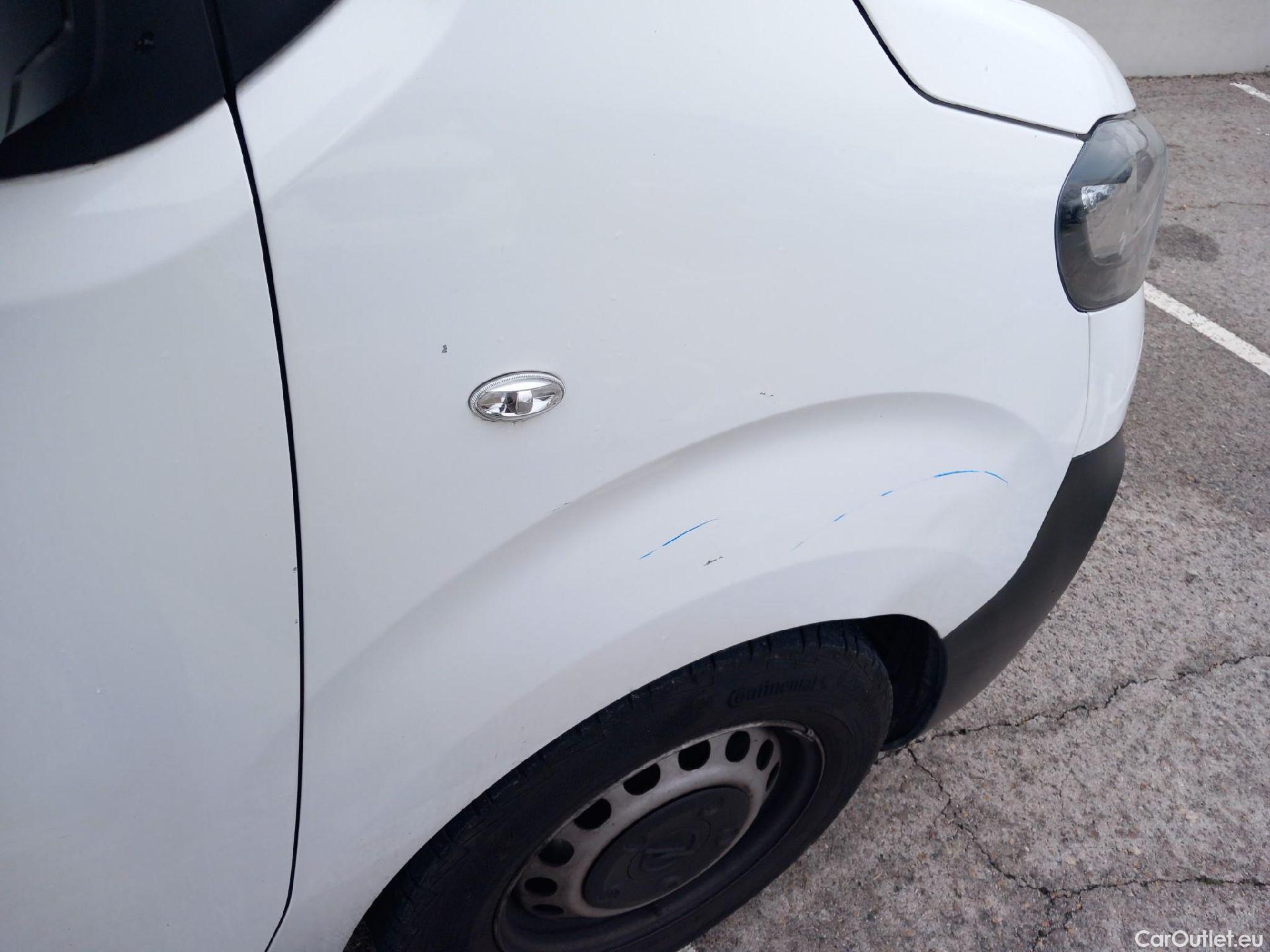  Opel  Vivaro OPEL  / 2019 / 4P / furgón Campaña F2ML 1.5 Diésel 74kW(100CV)M Std Exp #32