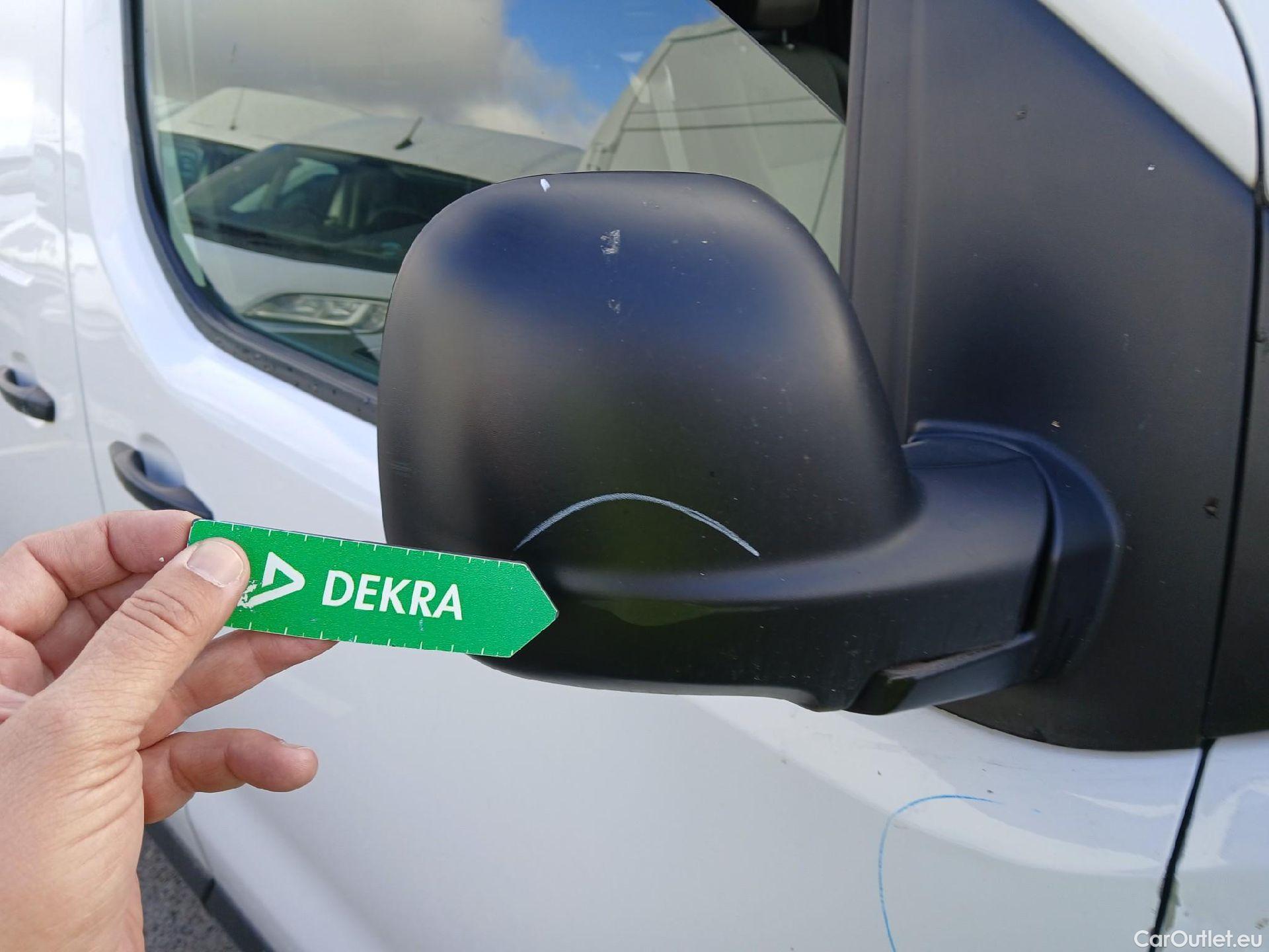  Opel  Vivaro OPEL  / 2019 / 4P / furgón 1.5 Diésel 74kW (100CV) M Std Express #57