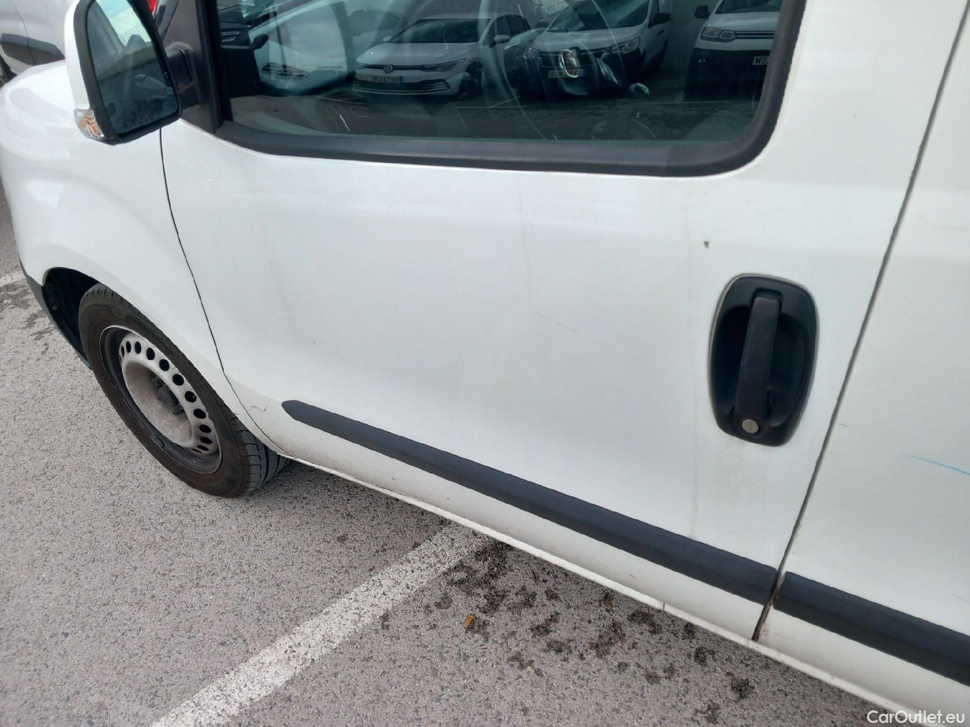  Fiat  Doblo FIAT Doblò Cargo/2015/3P/furgón derivado de turismo Cargo Base 1.6 Mjet 66kW (90CV) #11