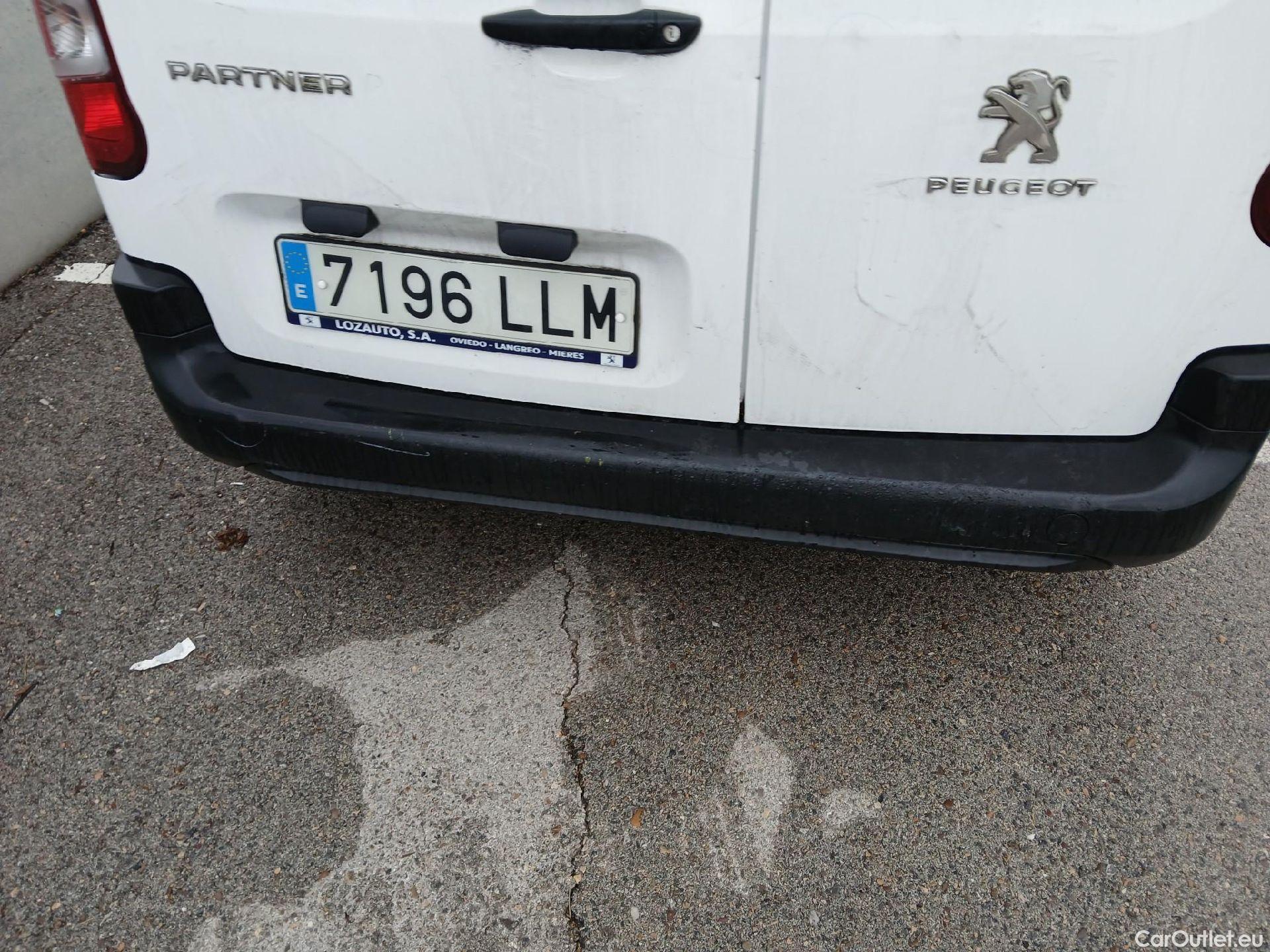  Peugeot  Partner PEUGEOT  / 2018 / 3P / furgón derivado de turismo Pro Standard 1000kg BlueHDi 73kW #22