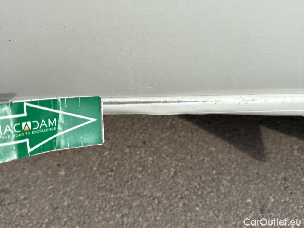  Nissan  NV400 NISSAN  VU 4P 1G COMBI 2.3dCi 145 COMFORT L2H2 3500 COMBI-9 FWD #22